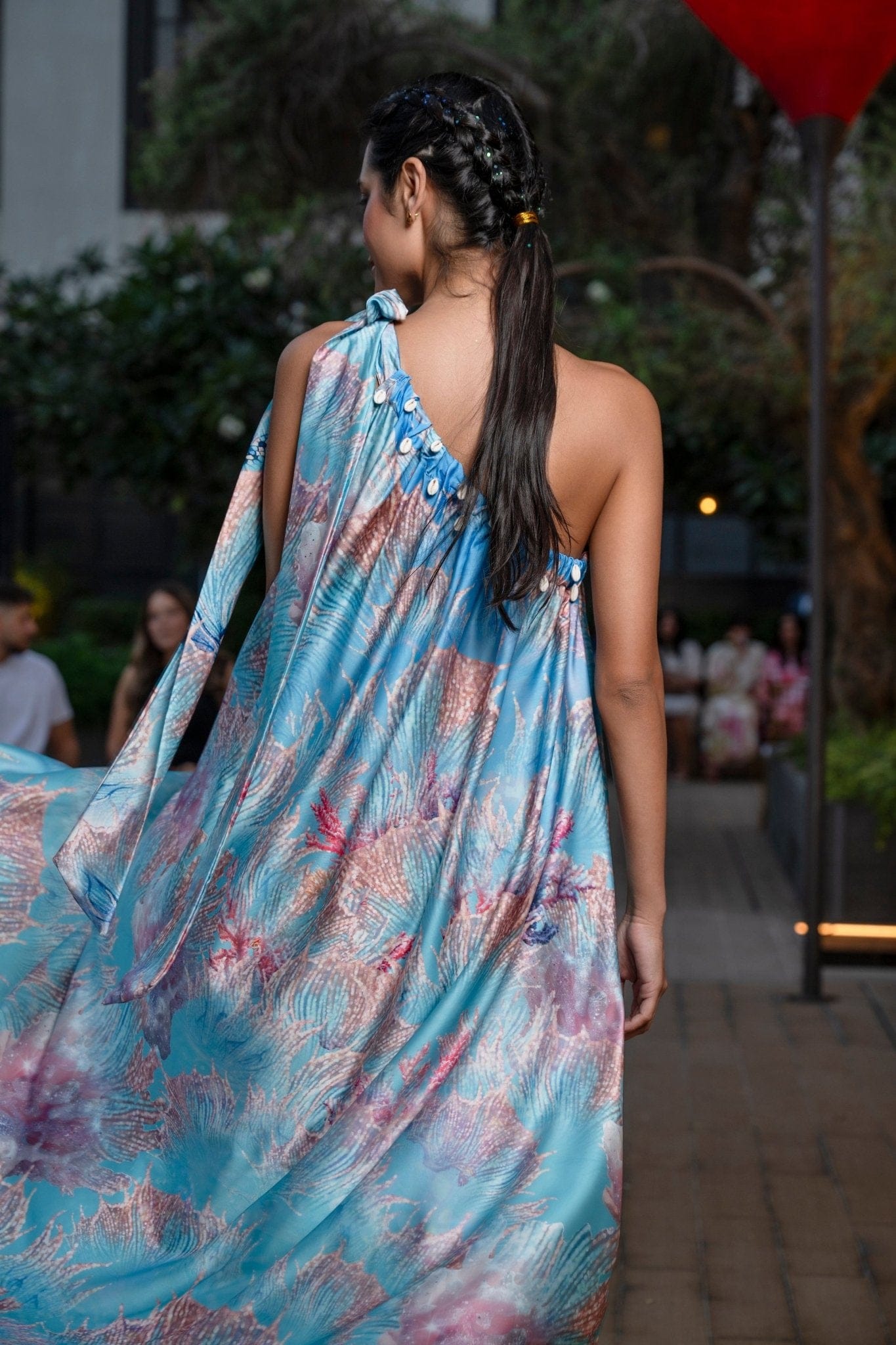 White Hello Oro Astrology Pisces Blue l |فستان Oro