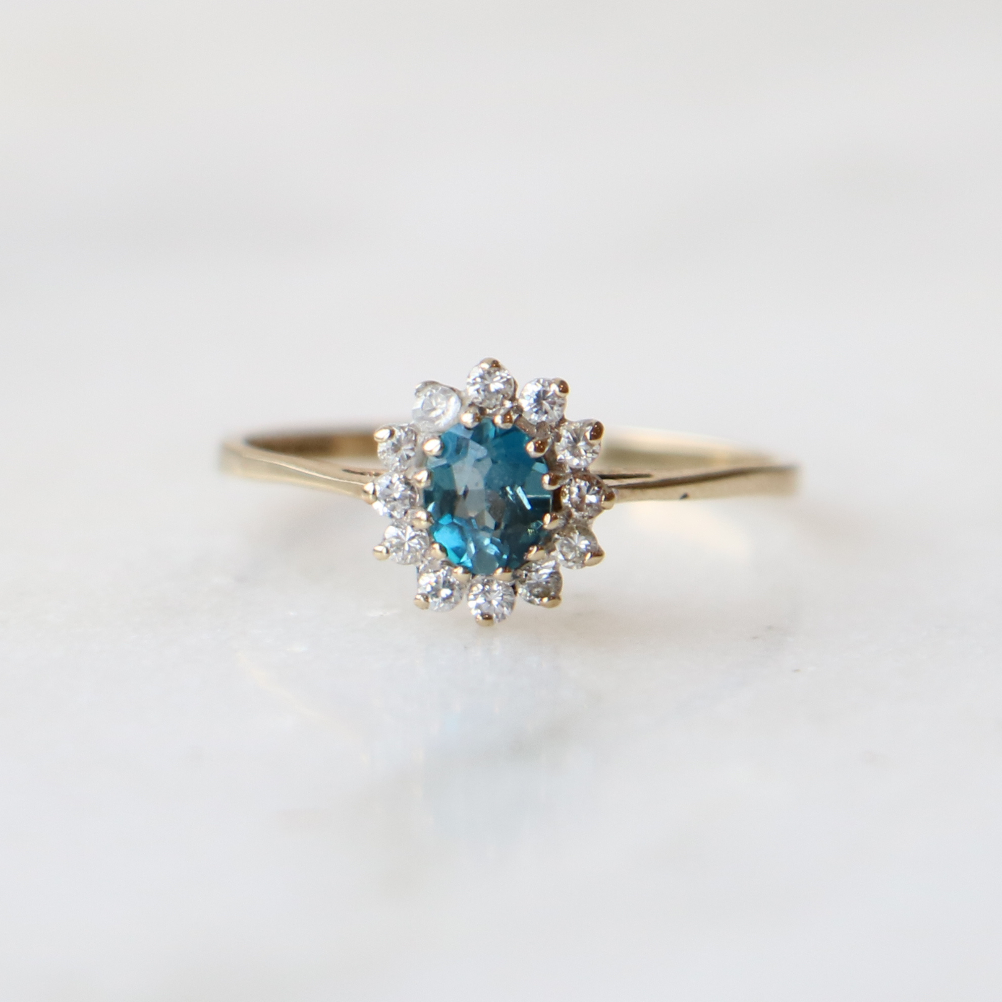 Willow Fine Jewellery 9ct Gold London Blue Topaz and Cubic Zirconia Ring