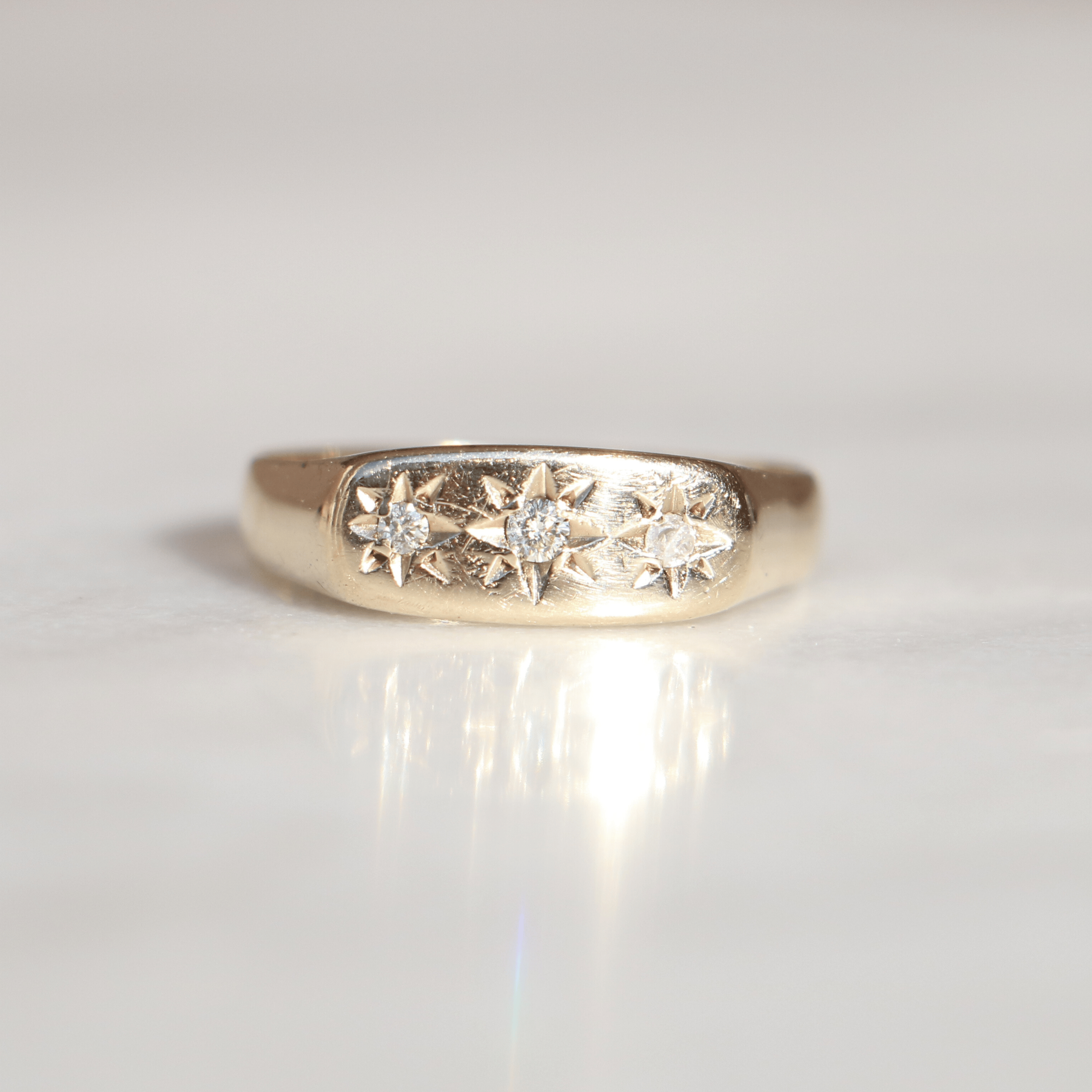 WillowFineJewellery 9ct Gold Vintage Triple Diamond Gypsy Ring
