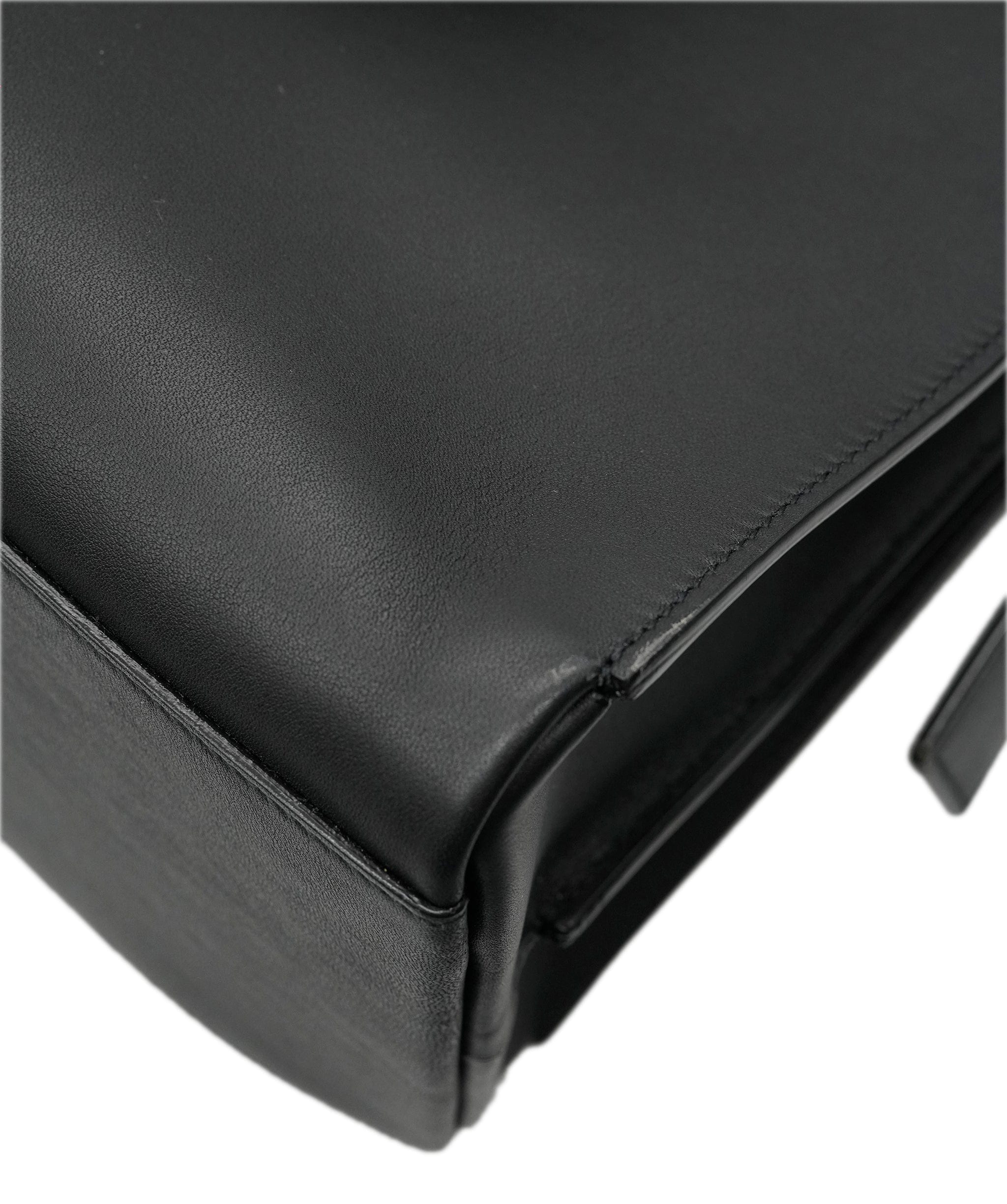 Yves Saint Laurent Saint Laurent Black Shopper Style Crossbody Bag ALL1030