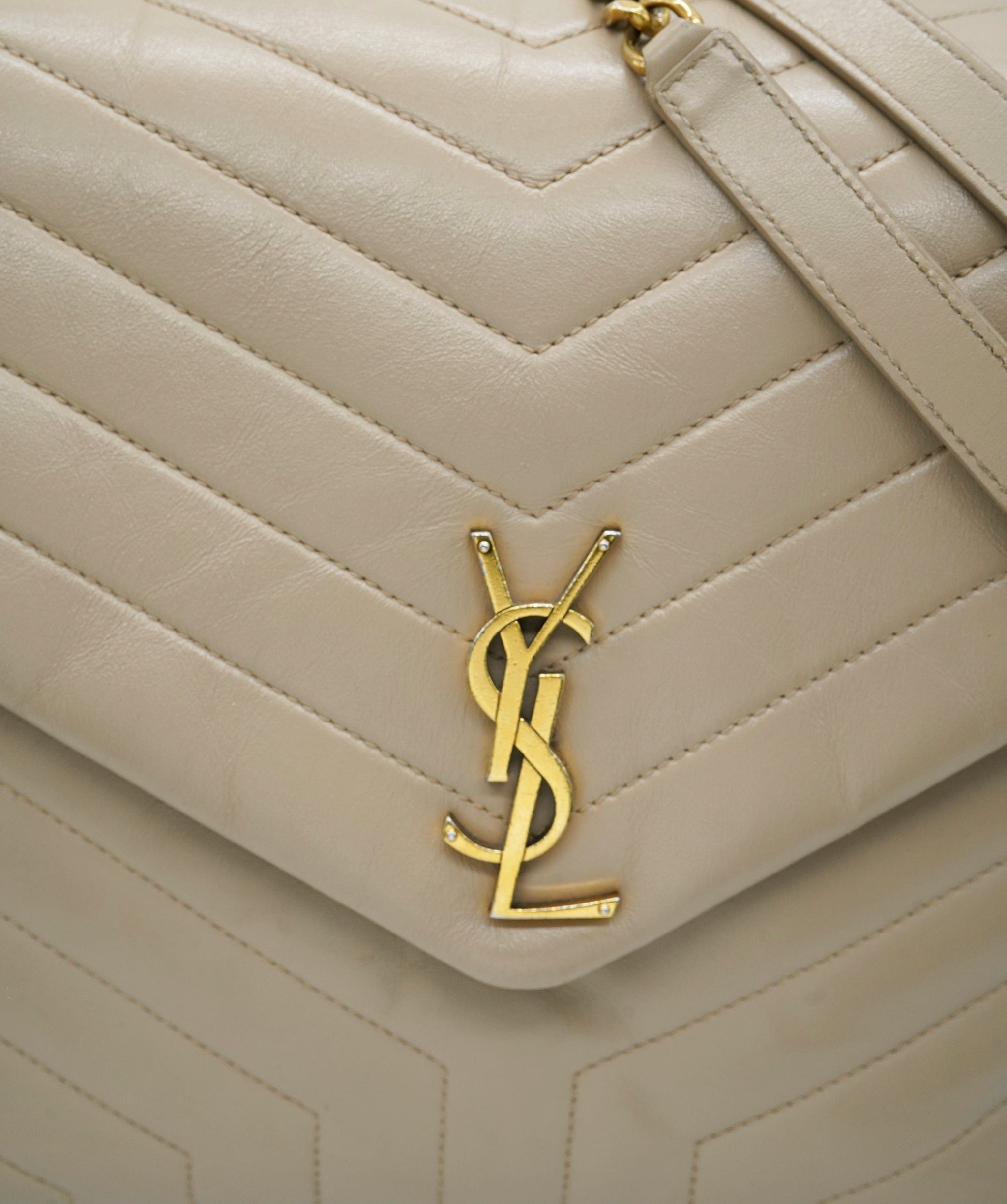 Yves Saint Laurent Saint Laurent Chevron Large Crossbody Bag With Box and dustbag ALC2621