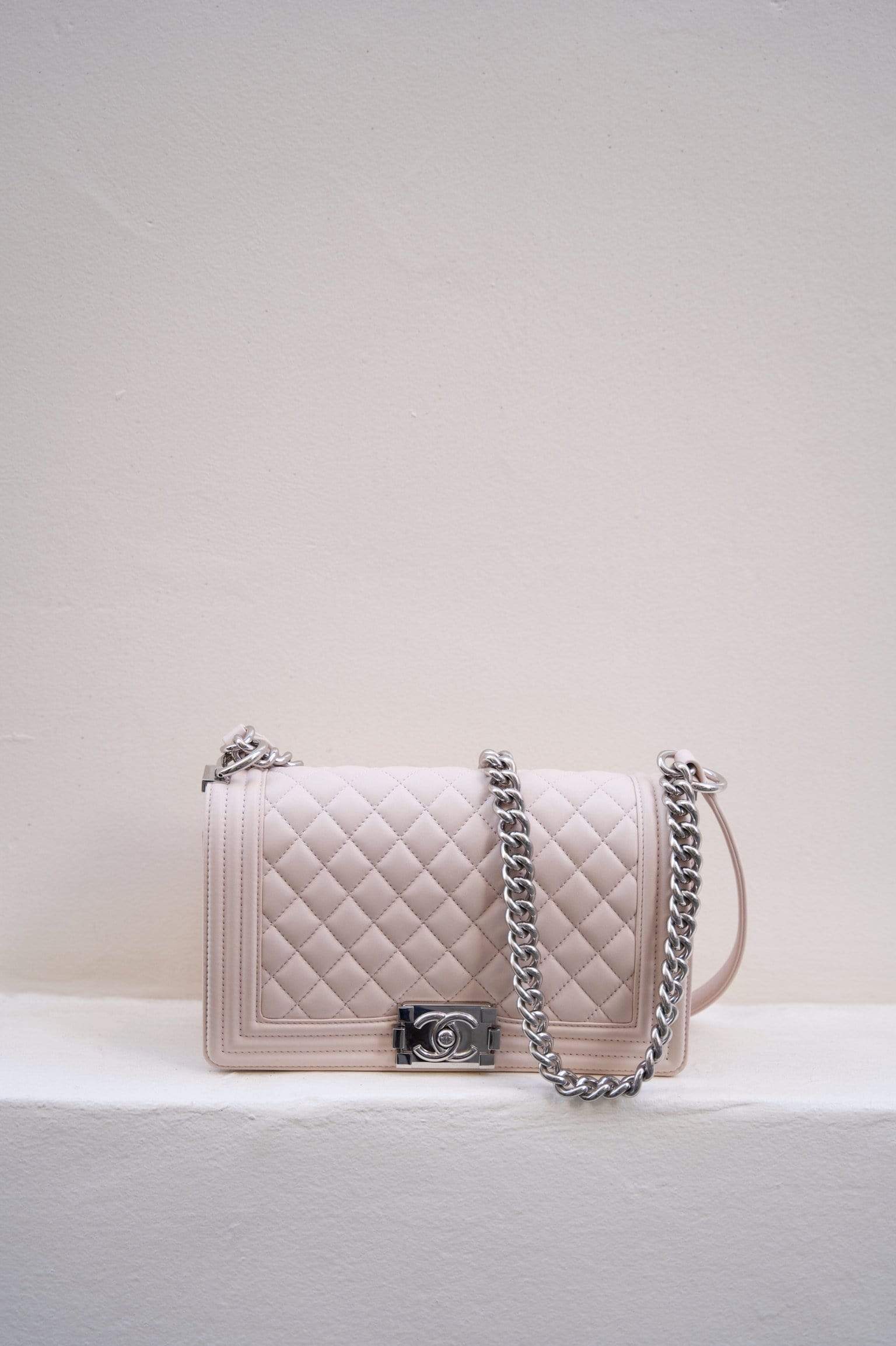 Chanel Gray Medium Business Affinity with Gold Hardware and Chanel Pink  Classic Small Pouch Unboxing and Overview, with Modeling Shots – JLJ Back  To Classic/