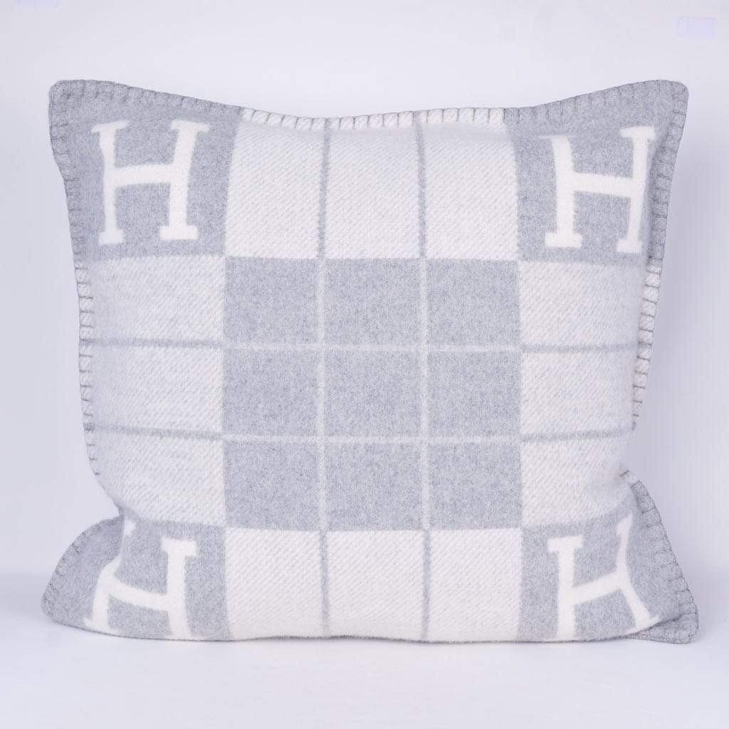 Hermes Avalon pillow grey LuxuryPromise