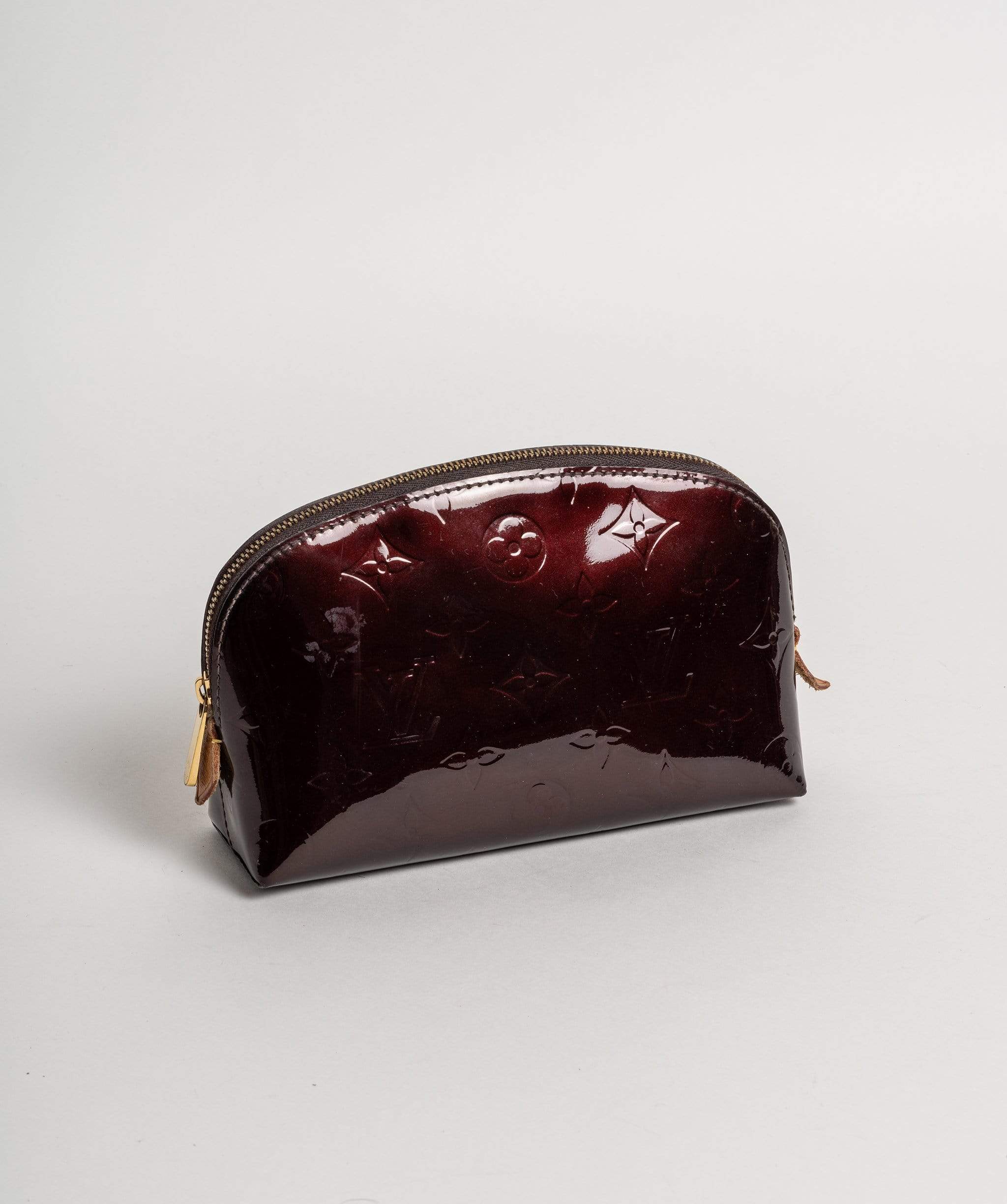 Louis Vuitton Monogram Vernis Cosmetic Pouch (SHF-18485) – LuxeDH