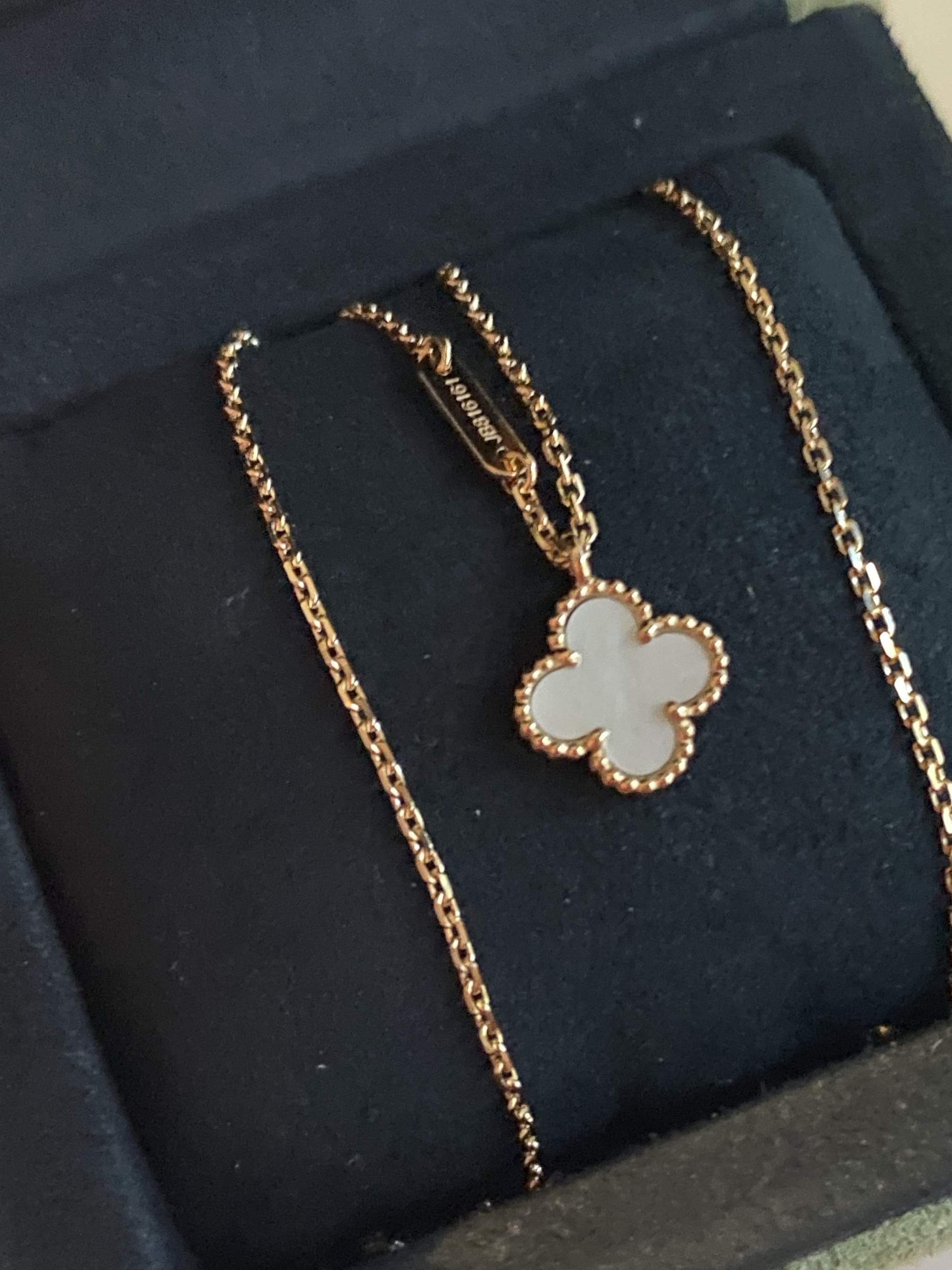 replica LV necklaces sale via paypal