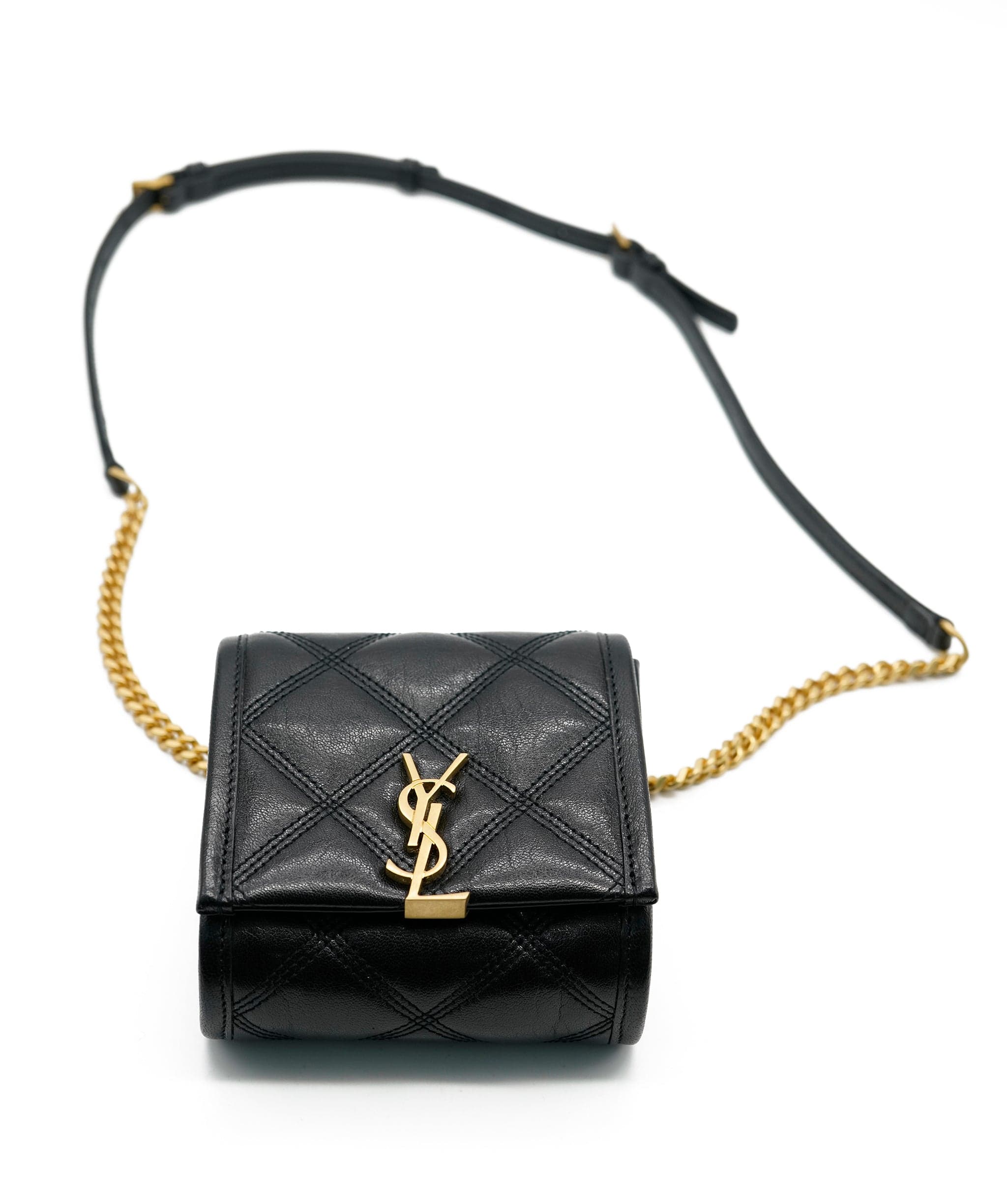 Comfy Belt Bag Trend - FashionActivation  Ysl belt bag, Street style bags,  Ysl belt