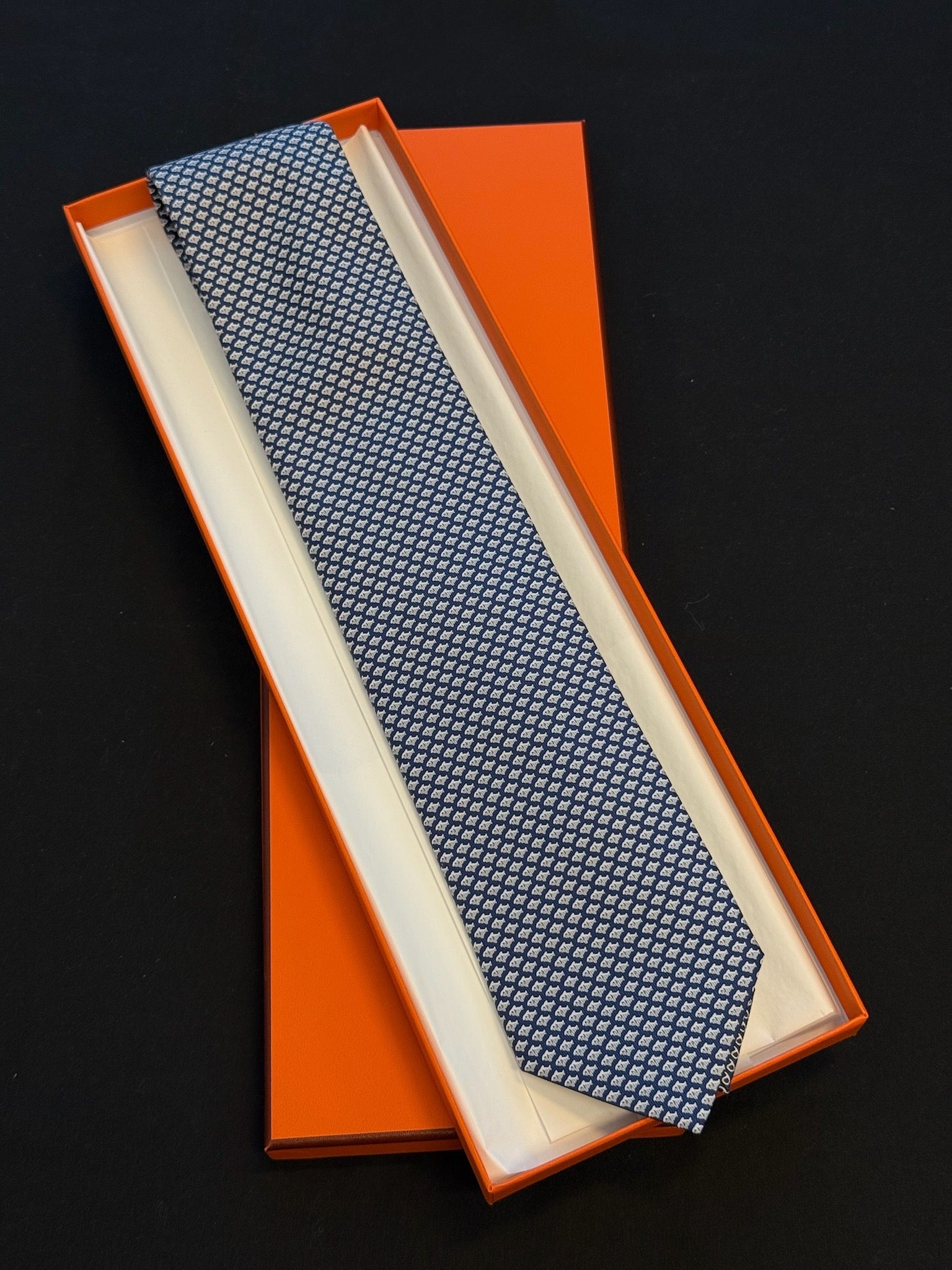 Hermès Pois & Chevaux Silk Tie – Marine / Blanc image 1