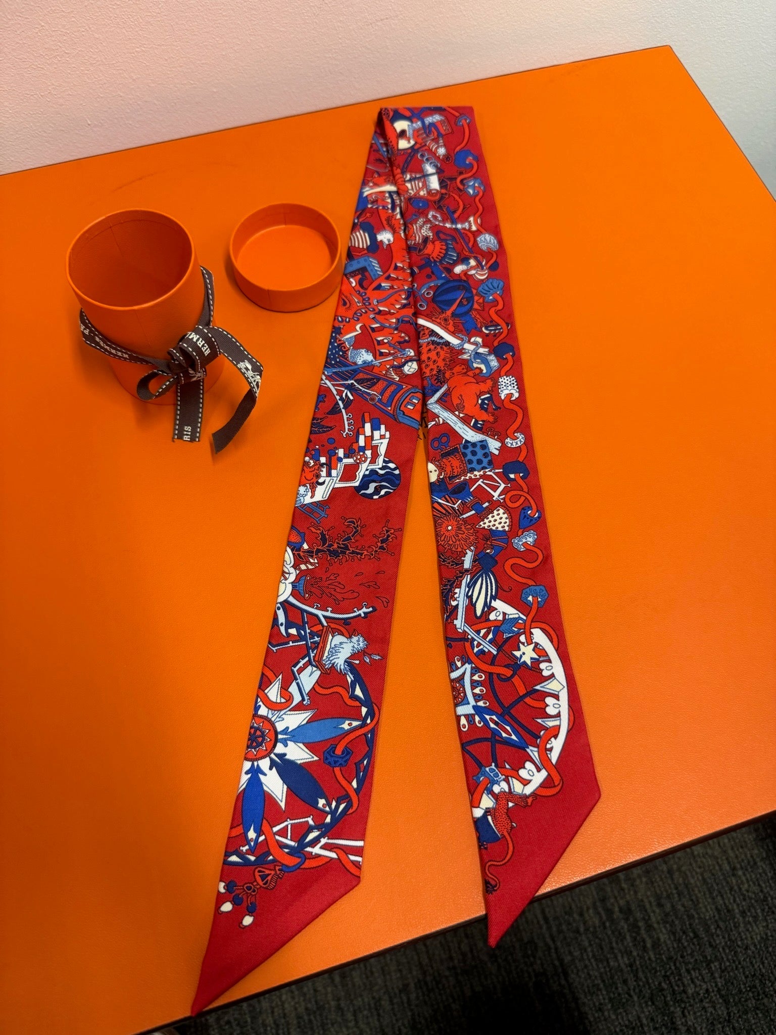 Hermès Twilly - Red & Blue Graphic Print image 1