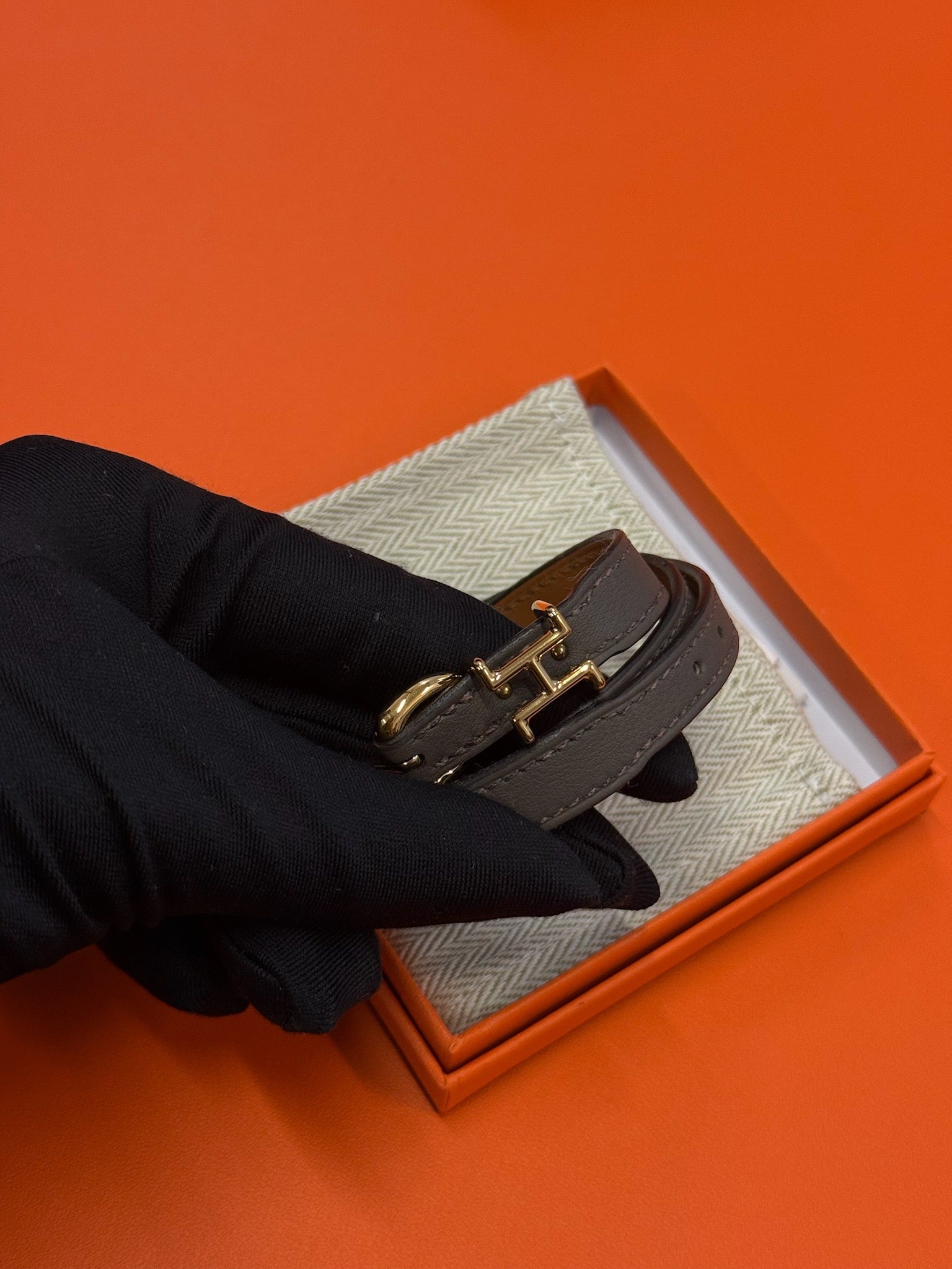 Hermès Leather Bracelet - Etoupe & Gold image 1