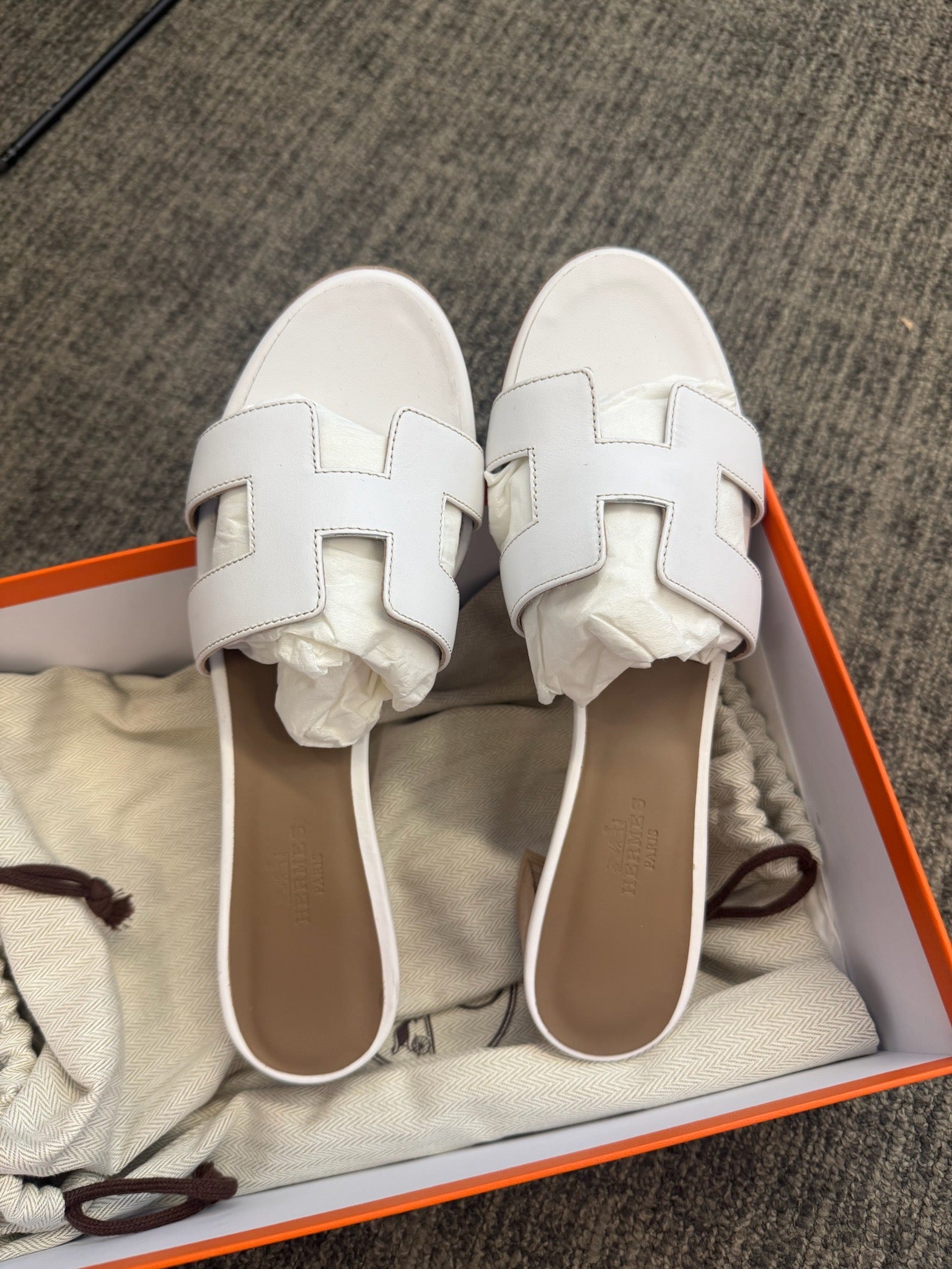 Size 40 - Hermès Oasis Sandals - White image 1