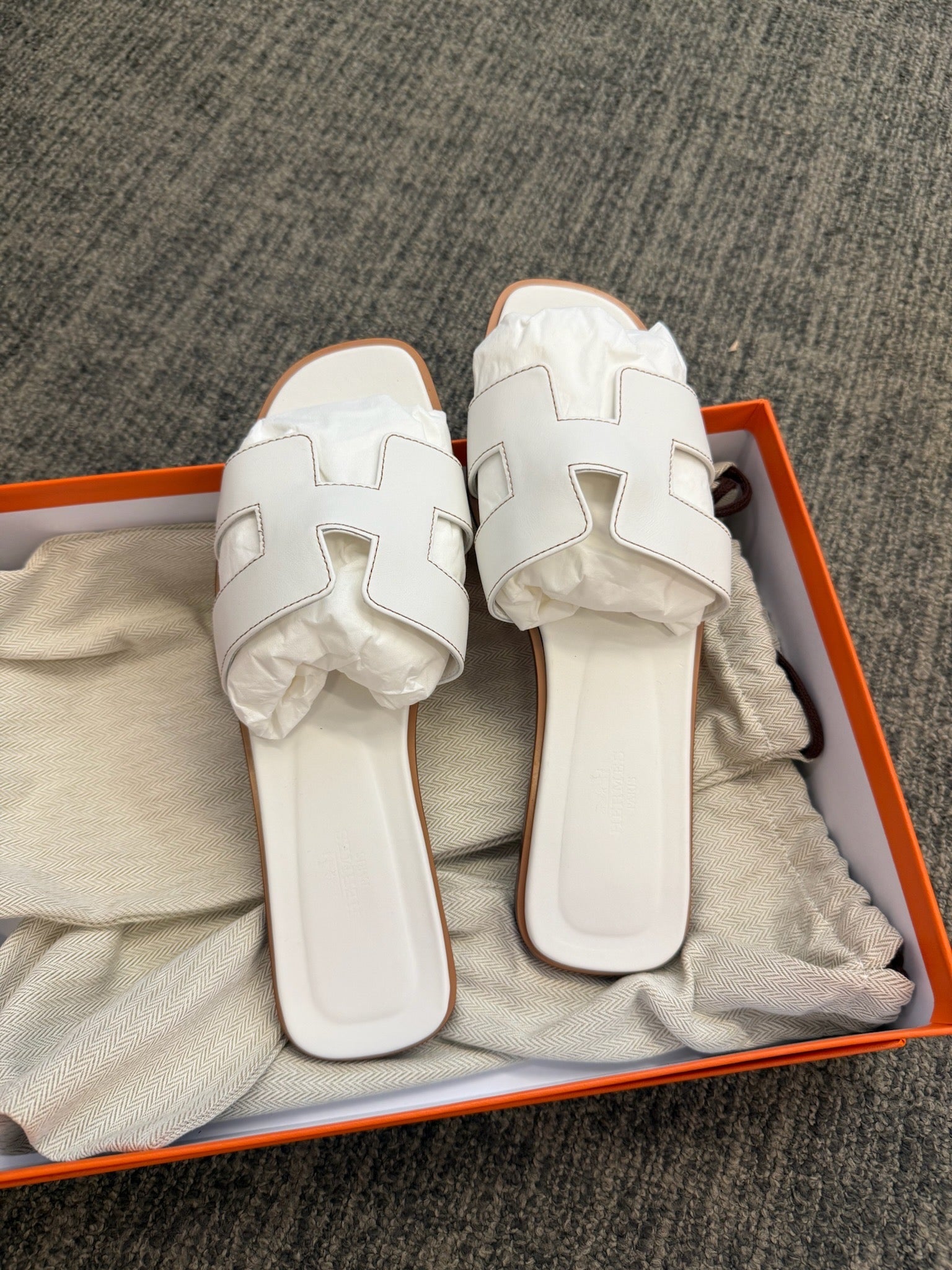 Size 40 - Hermès Oran Sandals - White image 1