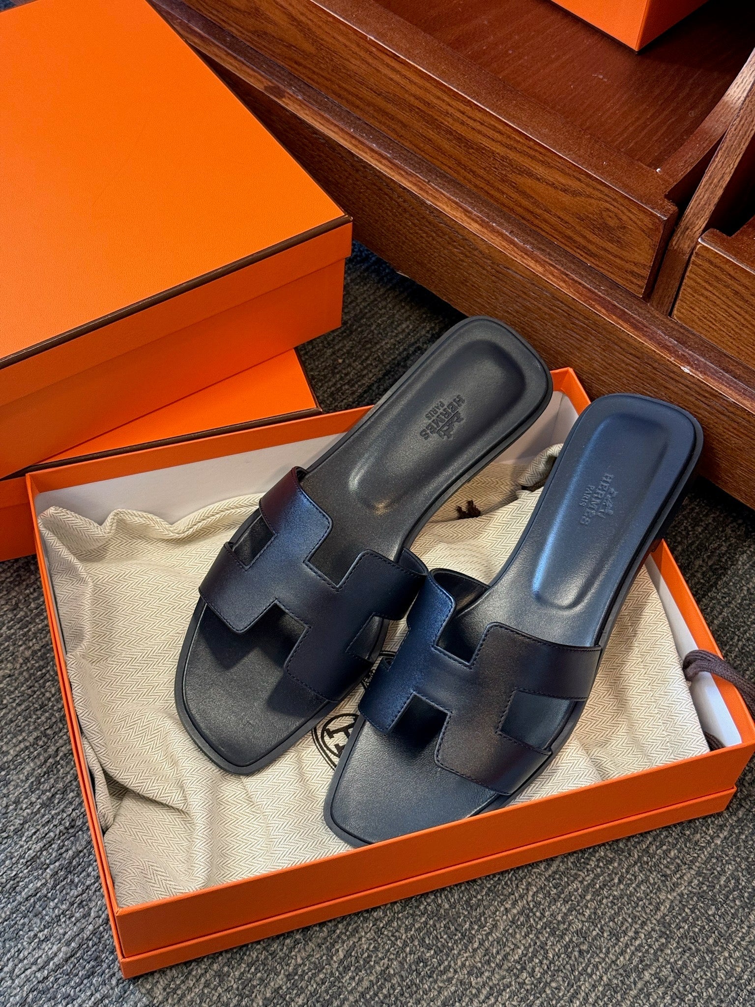 Size 40 - Hermès Oran Sandals Bleu Navy image 1