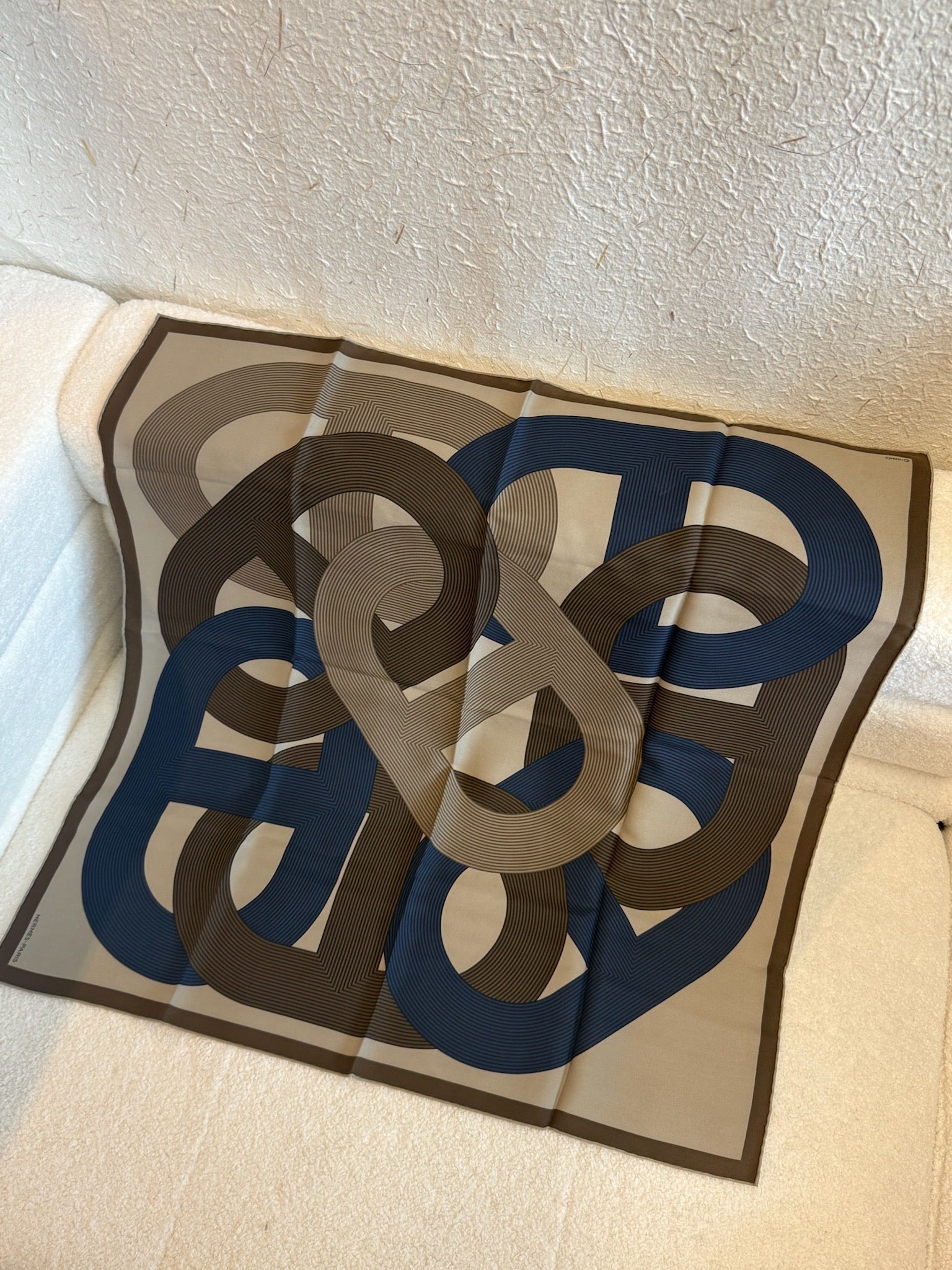 Hermès 70 Silk Scarf Taupe Bleu Taupe / Bleu image 2