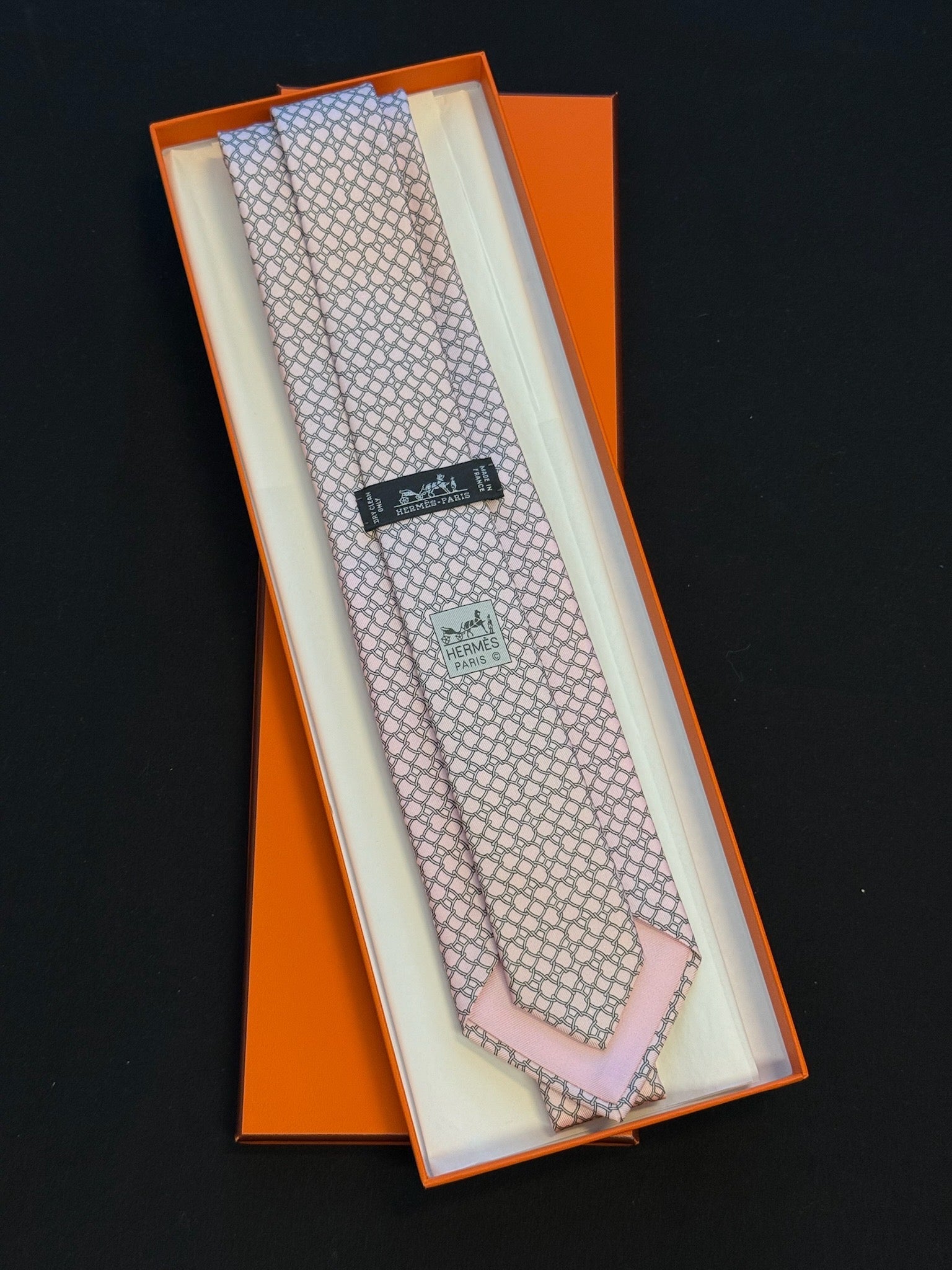 Hermès Silk Tie – Pink / Grey Geometric Print image 2