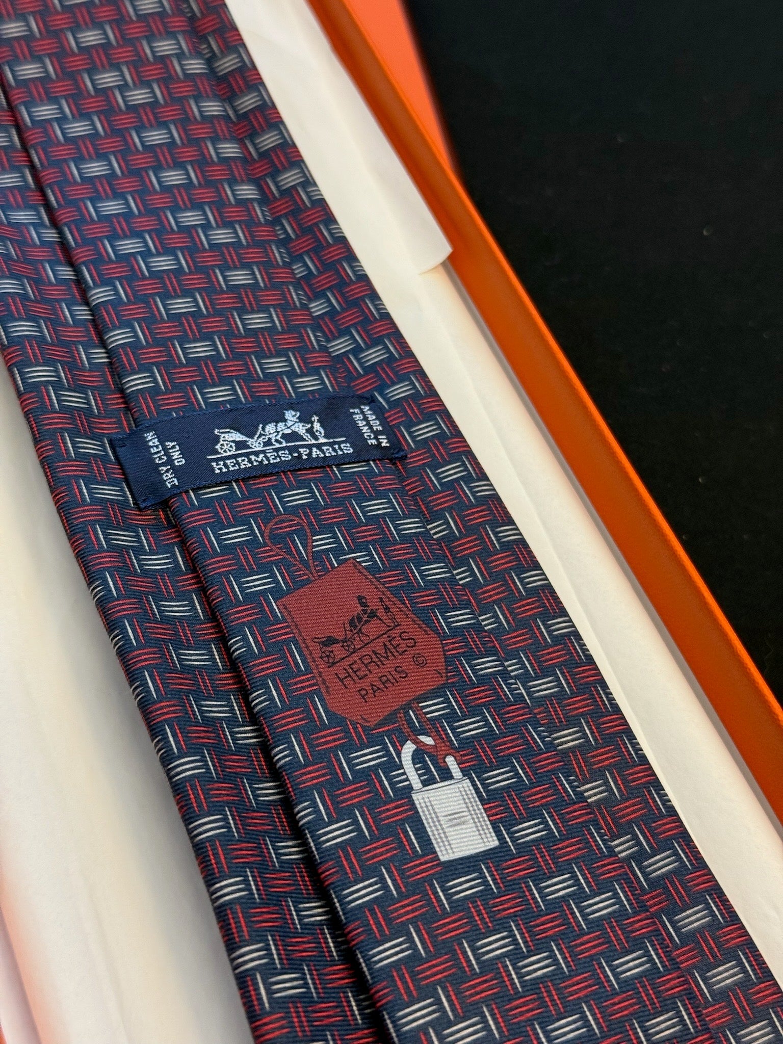 Hermès Silk Tie – Navy / Red Woven Geometric Print image 2