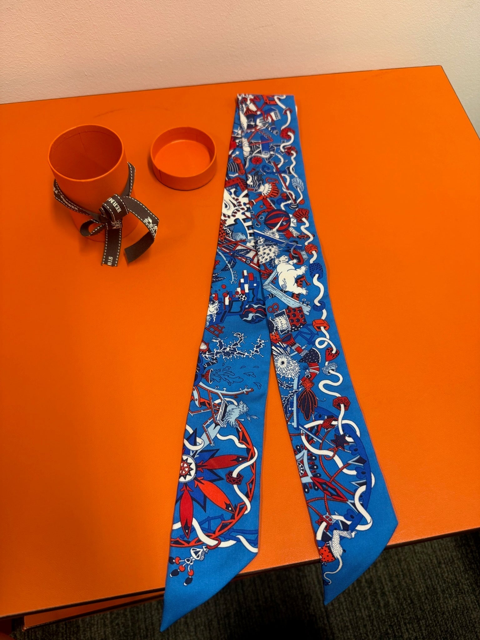 Hermès Twilly - Blue & Red Graphic Print image 2