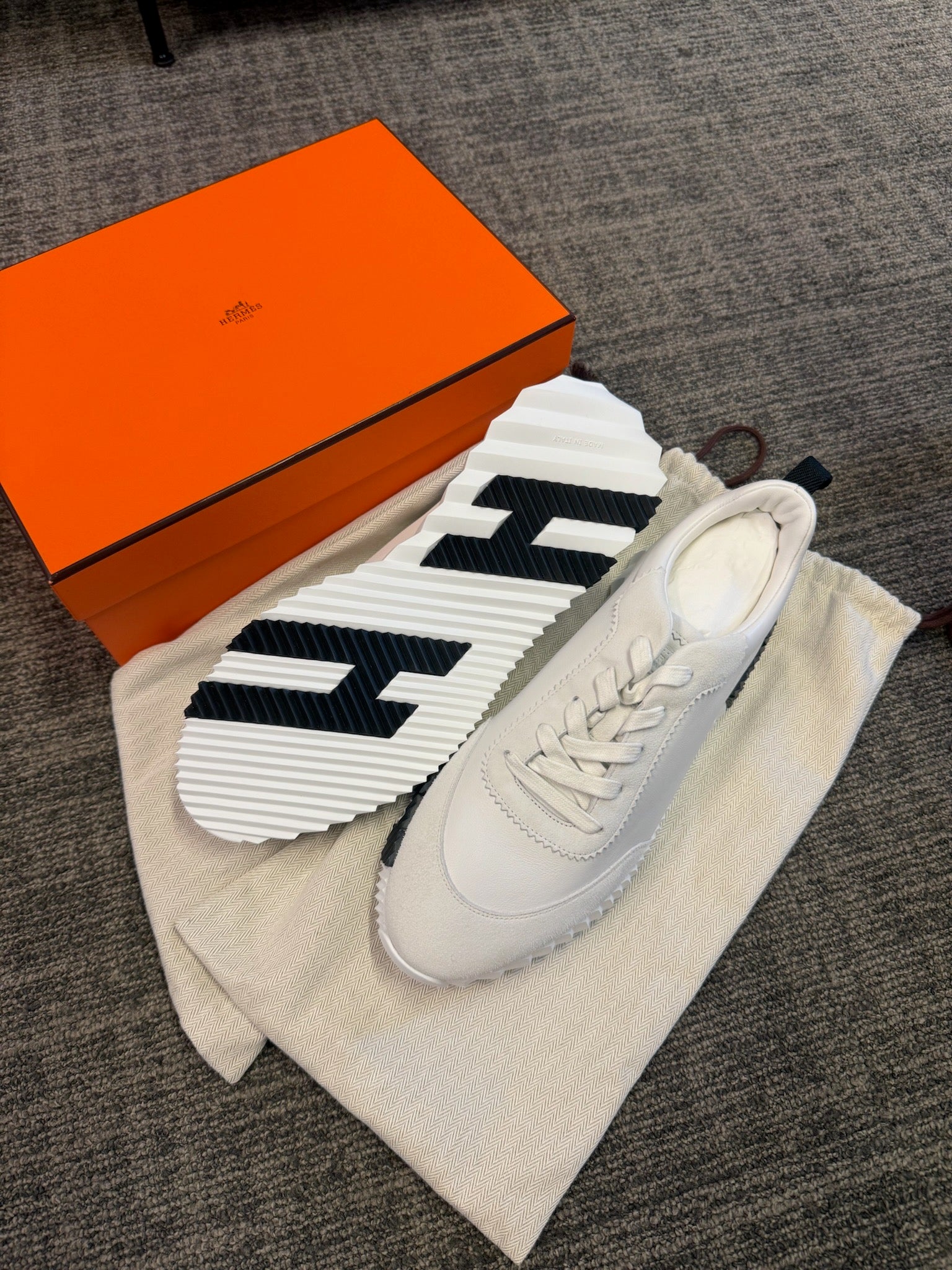 Size 42 - Hermès Bouncing Sneakers - White & Black image 2