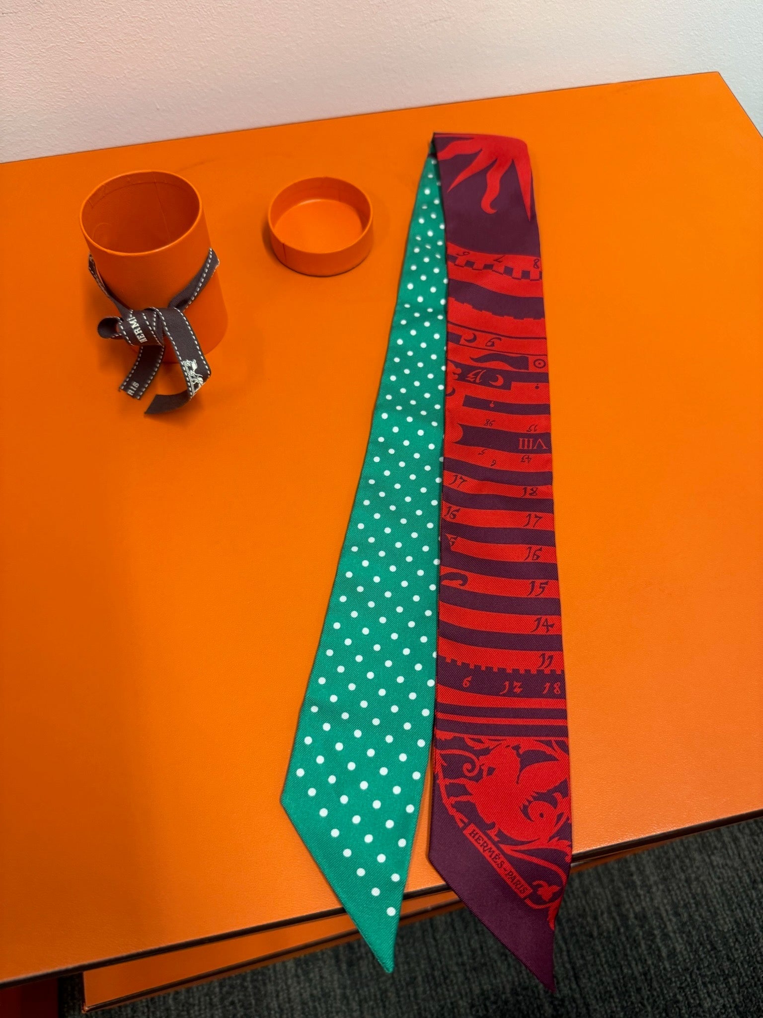 Hermès Twilly - Green Polka Dot & Red Print image 2