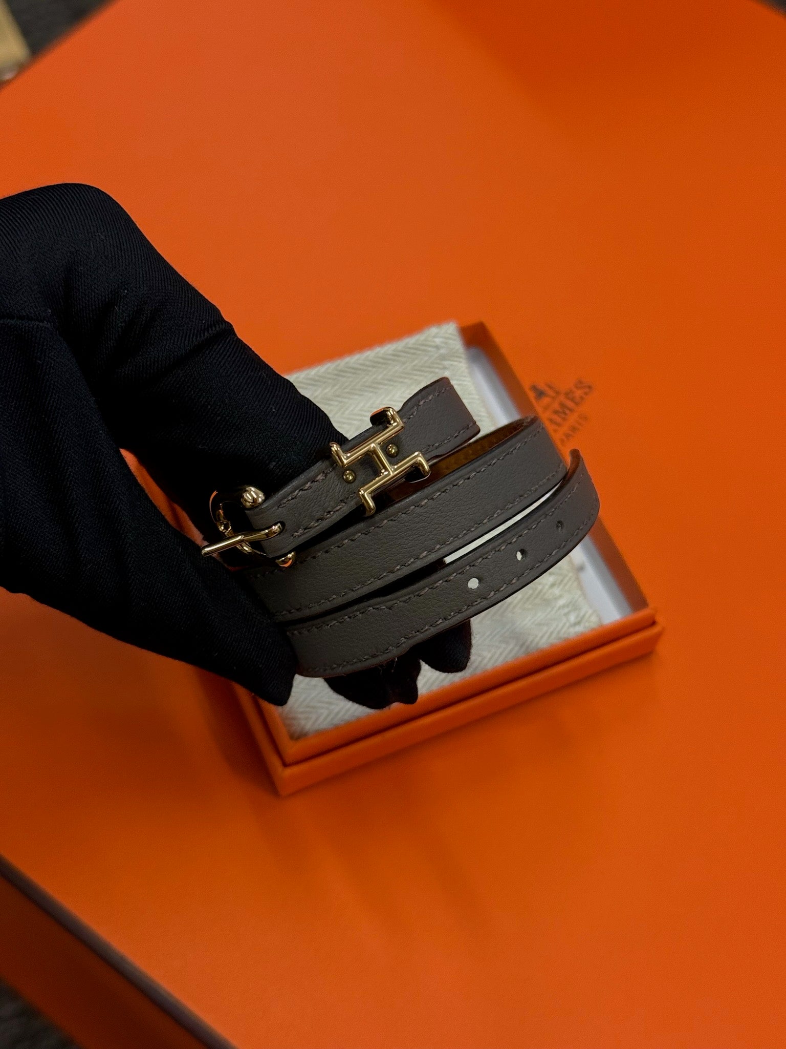 Hermès Leather Bracelet - Etoupe & Gold image 2