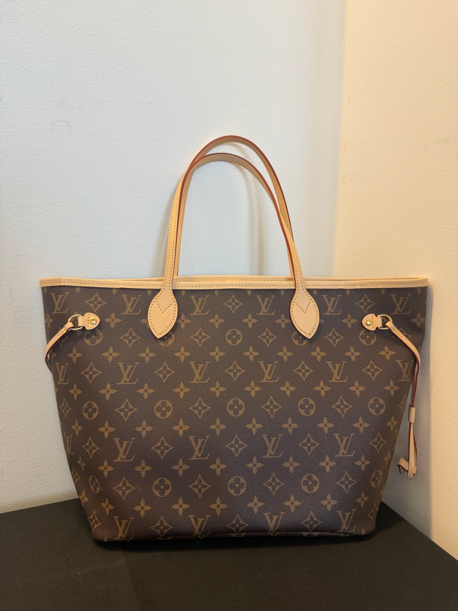 Louis Vuitton Neverfull MM - Monogram Canvas image 2