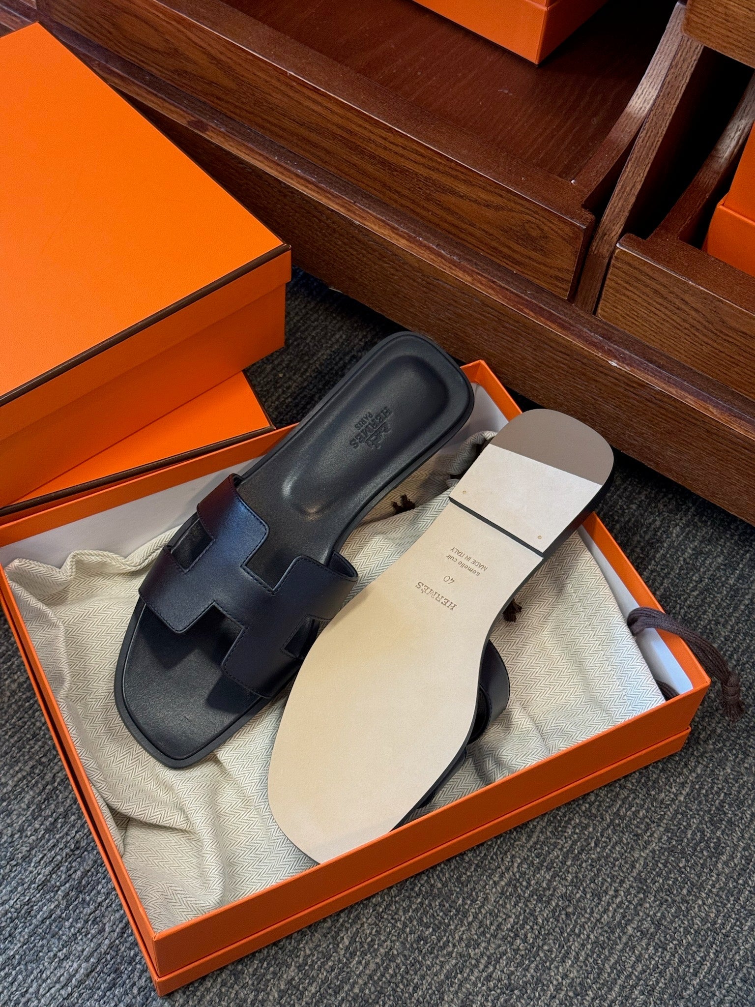 Size 40 - Hermès Oran Sandals Bleu Navy image 2