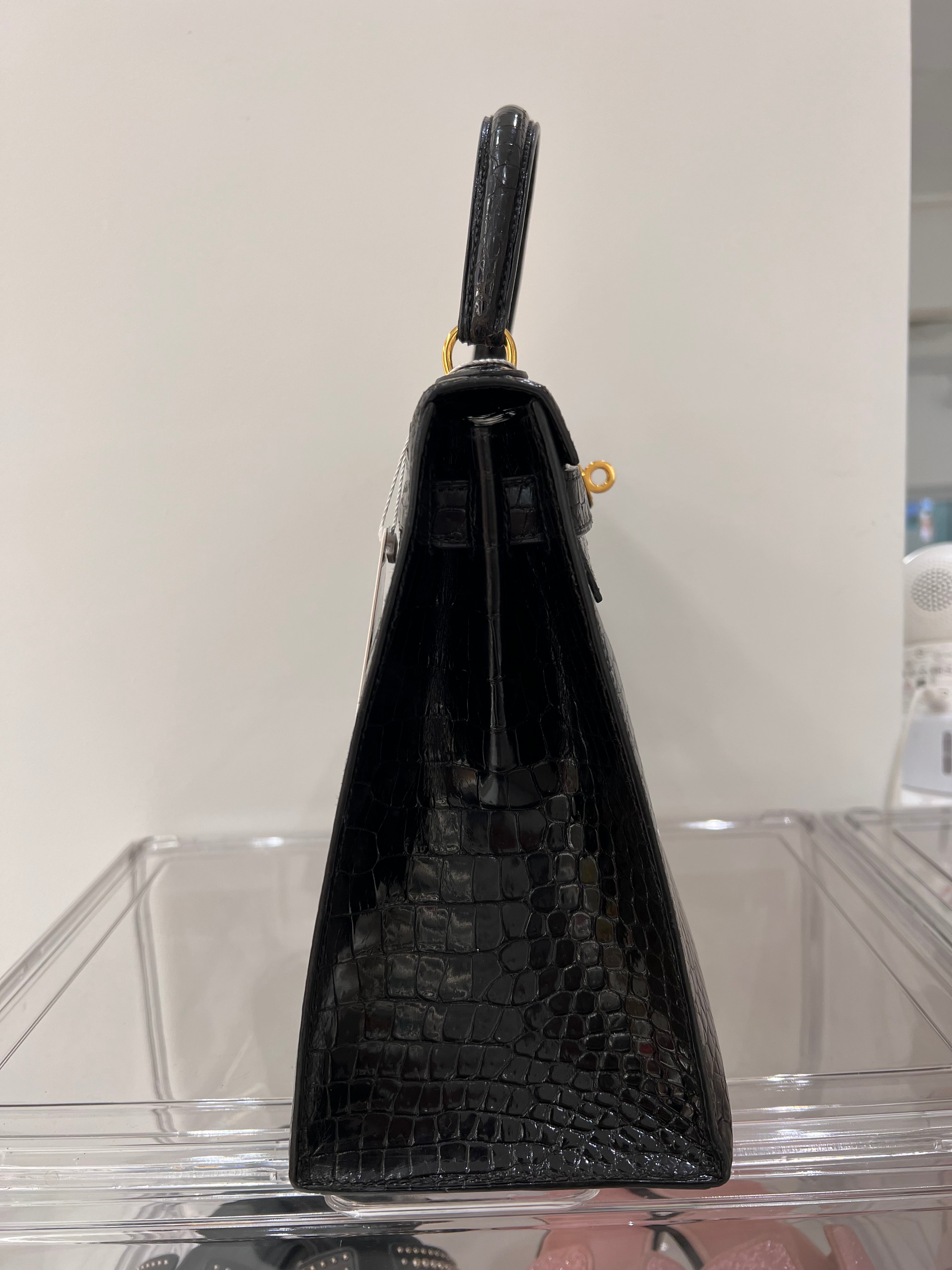 Hermes Vintage Kelly 28 Sellier Black Shiny Porosus GHW #V Circle (Y1992) SCKH4103