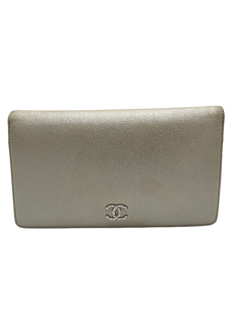 Chanel CC bifold wallet. s5u1gihf0s