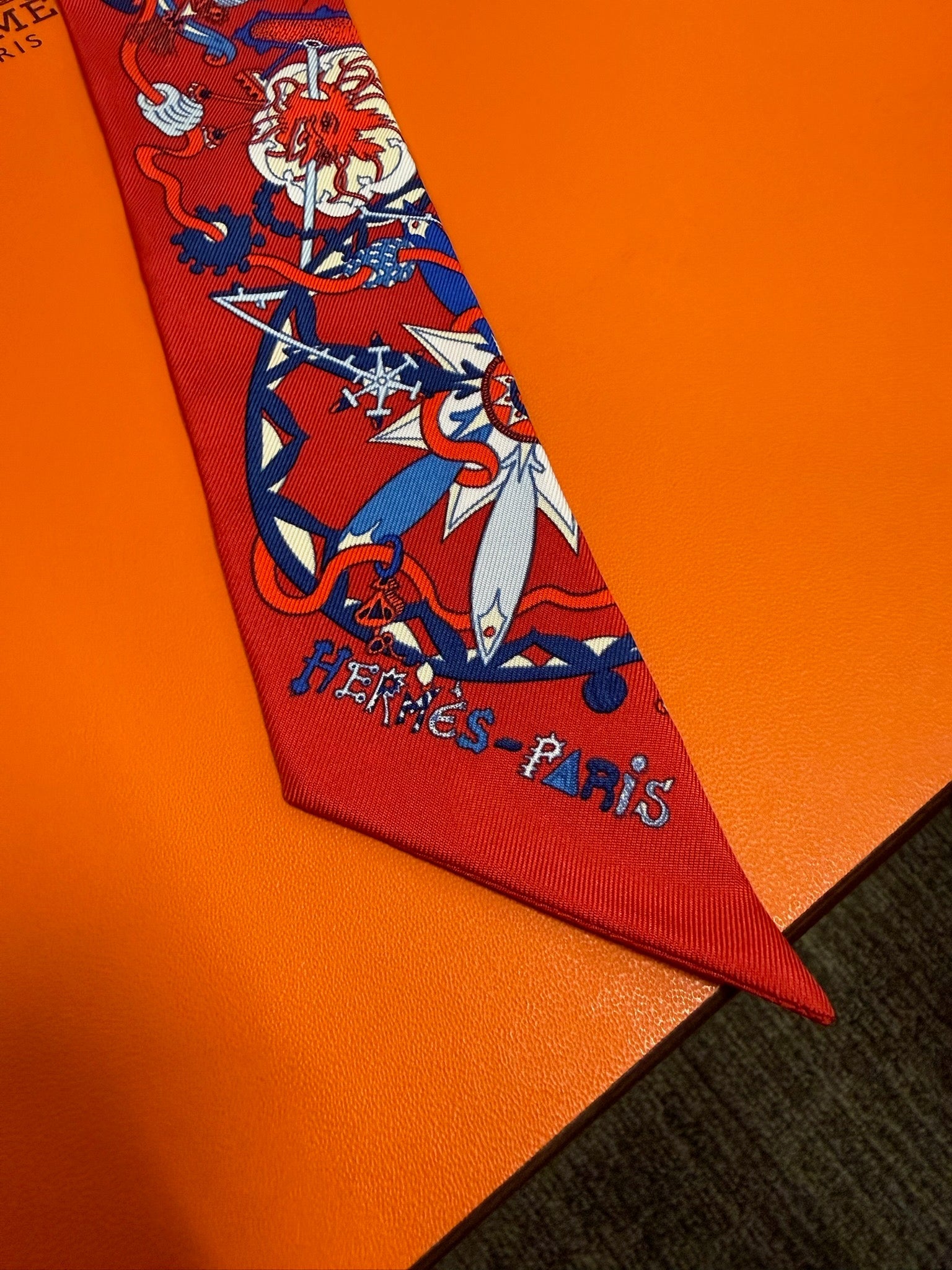 Hermès Twilly - Red & Blue Graphic Print image 3