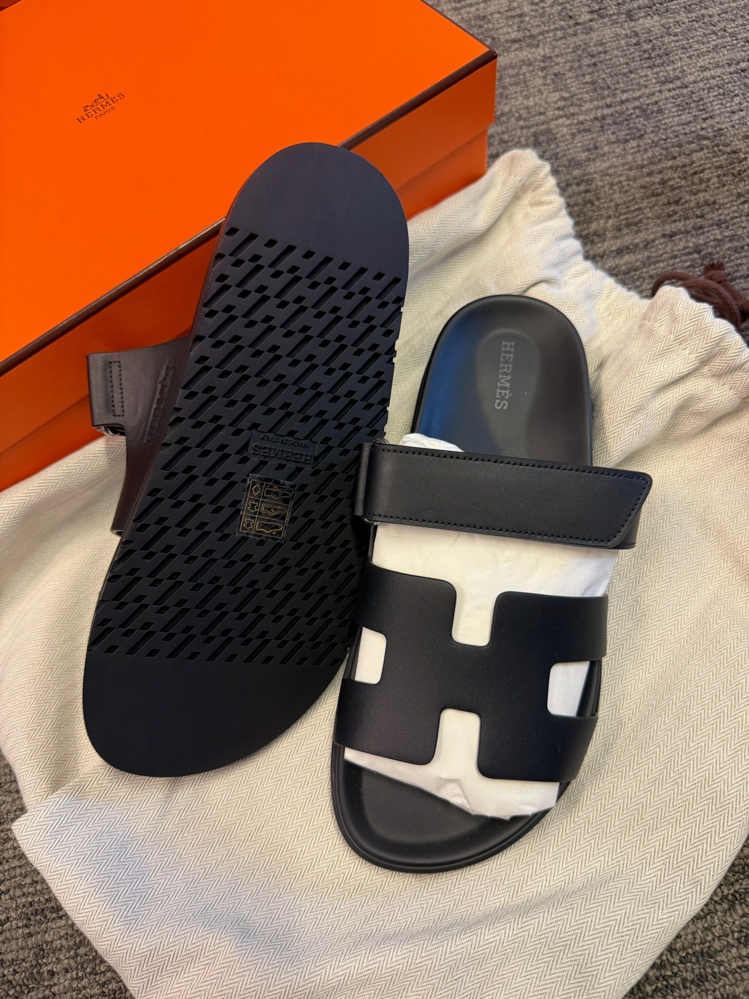 Size 38 - Hermès Chypre Sandals - Black image 3