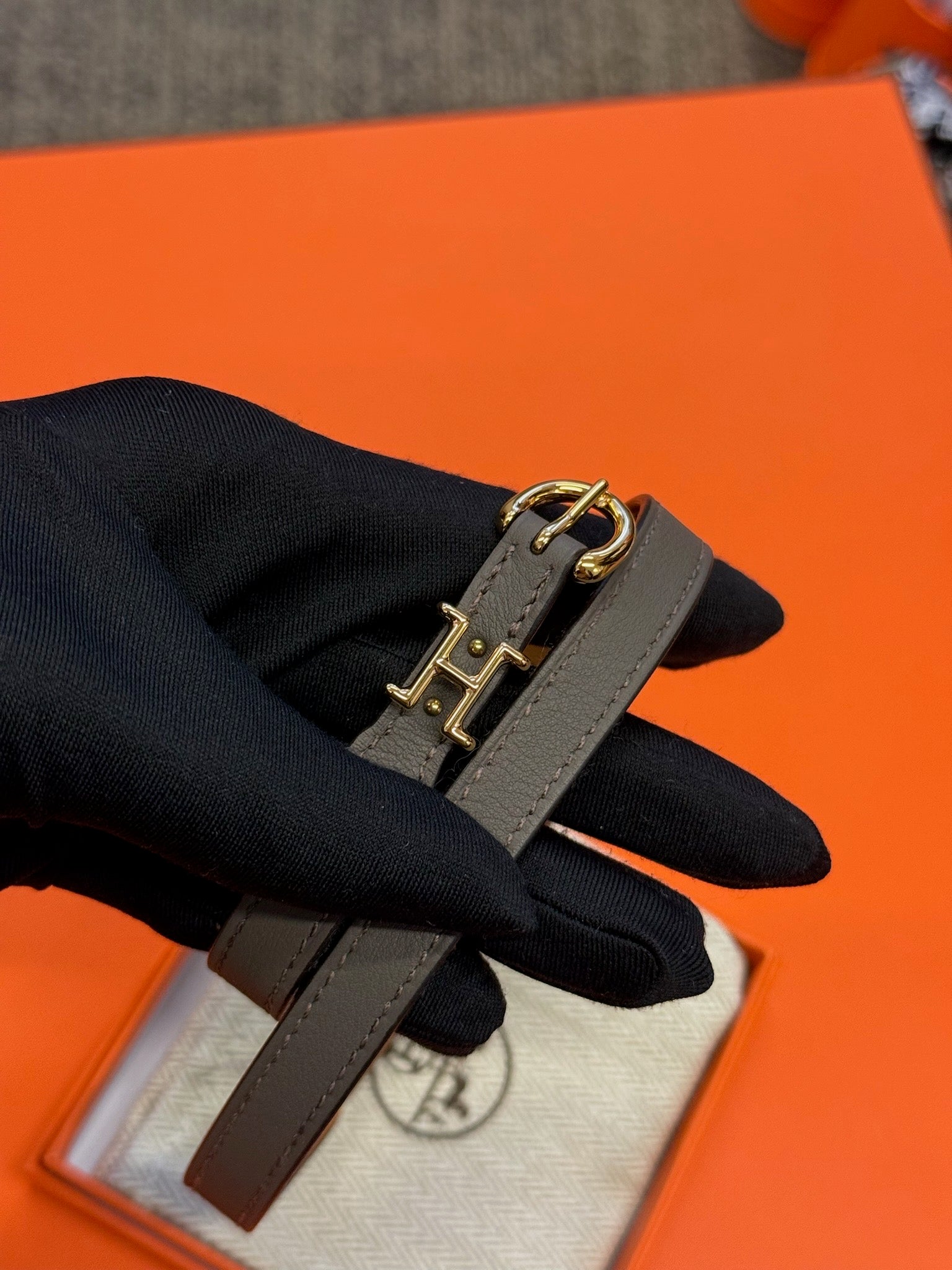 Hermès Leather Bracelet - Etoupe & Gold image 3