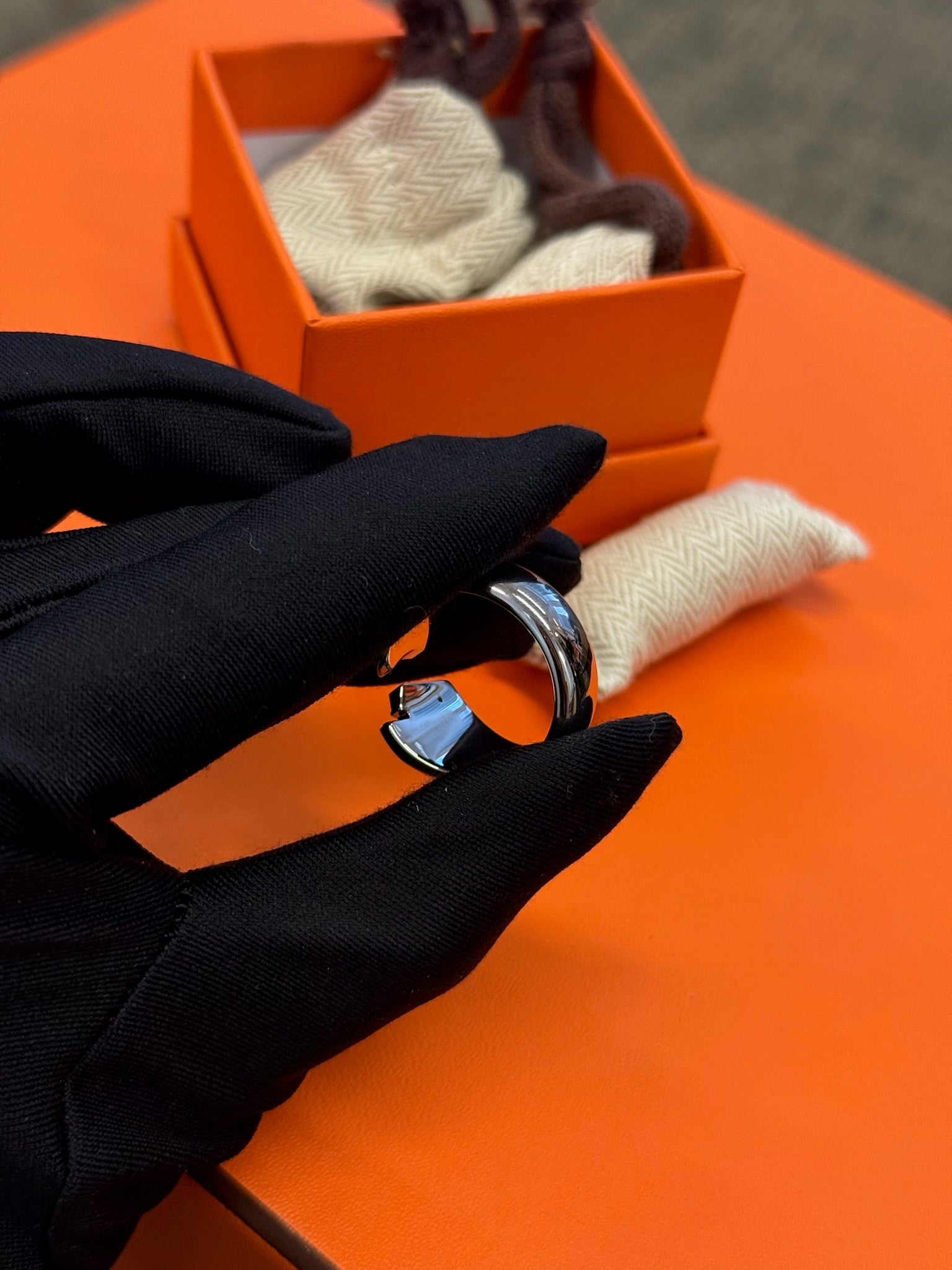 Hermès Scarf Ring - Silver Tone image 3