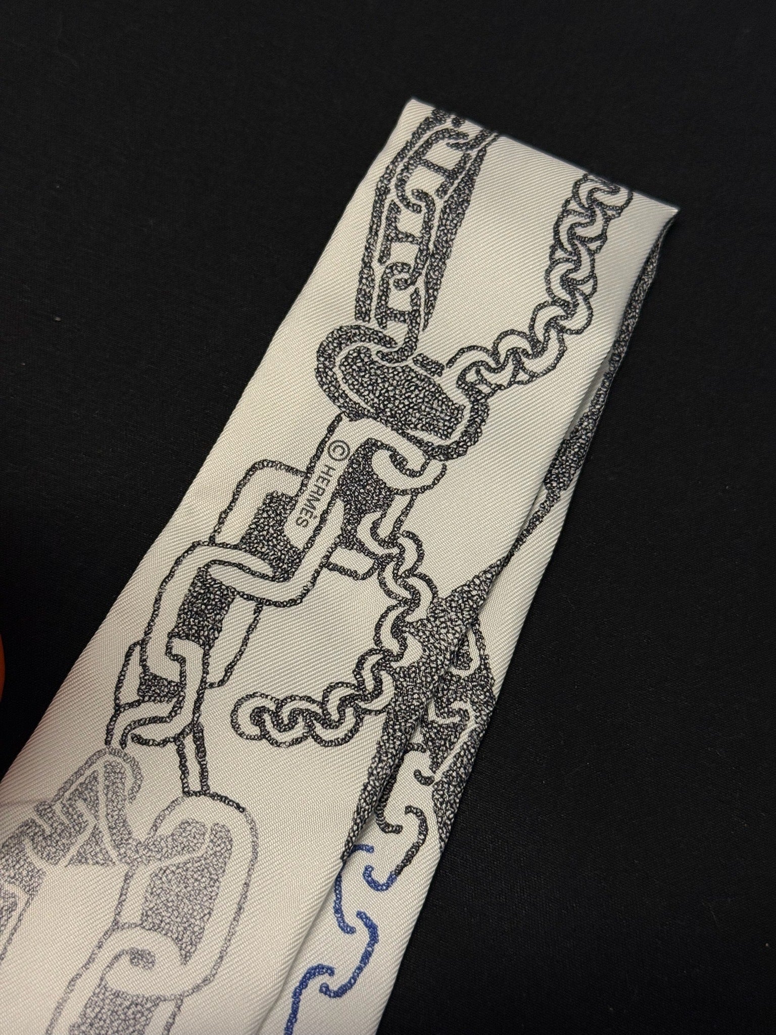 Hermès Twilly - Ivory & Blue Chain Print image 3