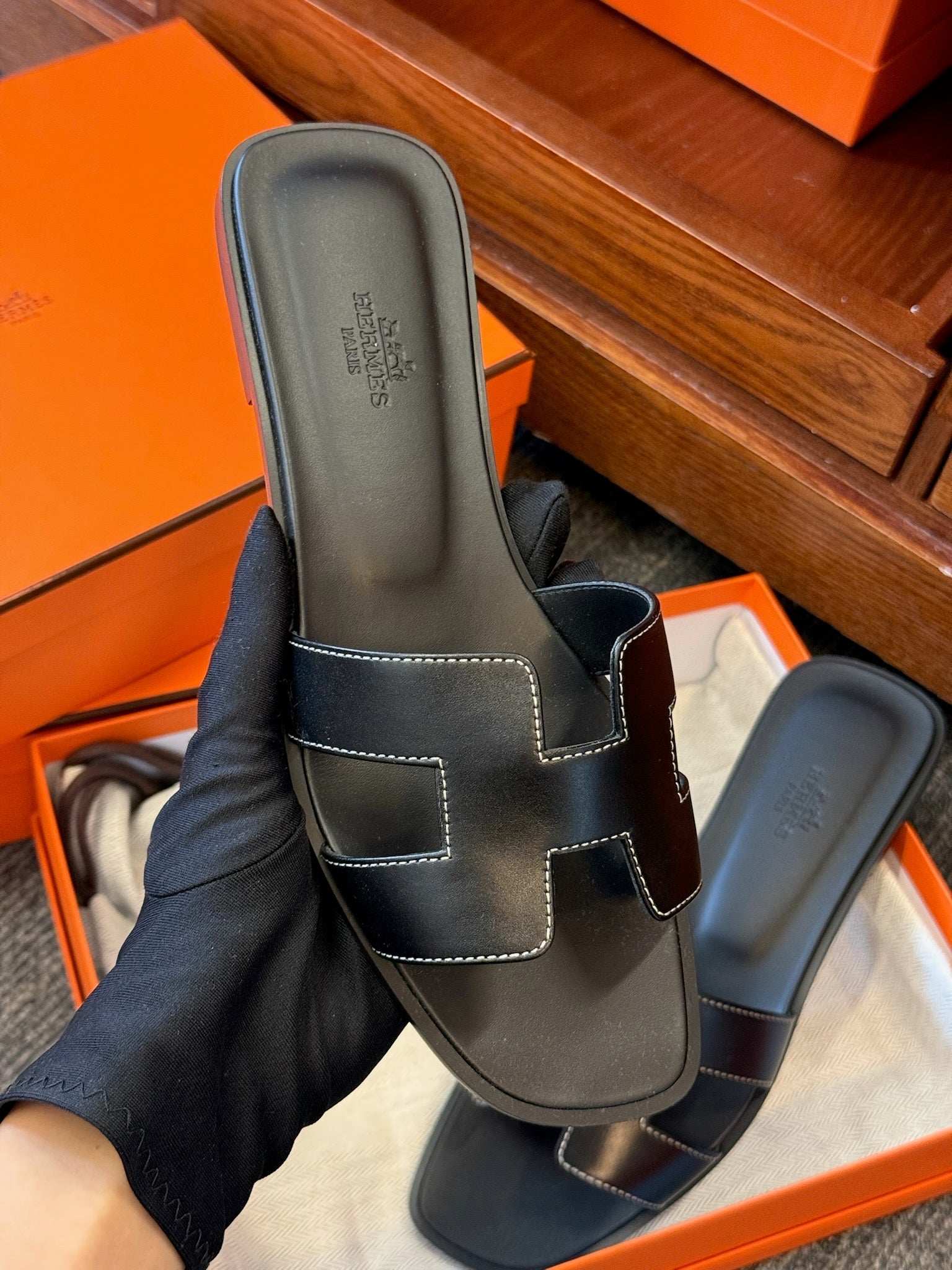 Size 39 - Hermès Oran Sandals Black and White Stitching image 3