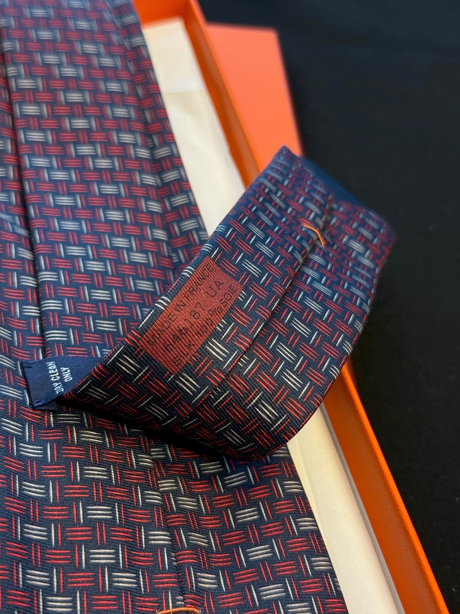 Hermès Silk Tie – Navy / Red Woven Geometric Print image 4