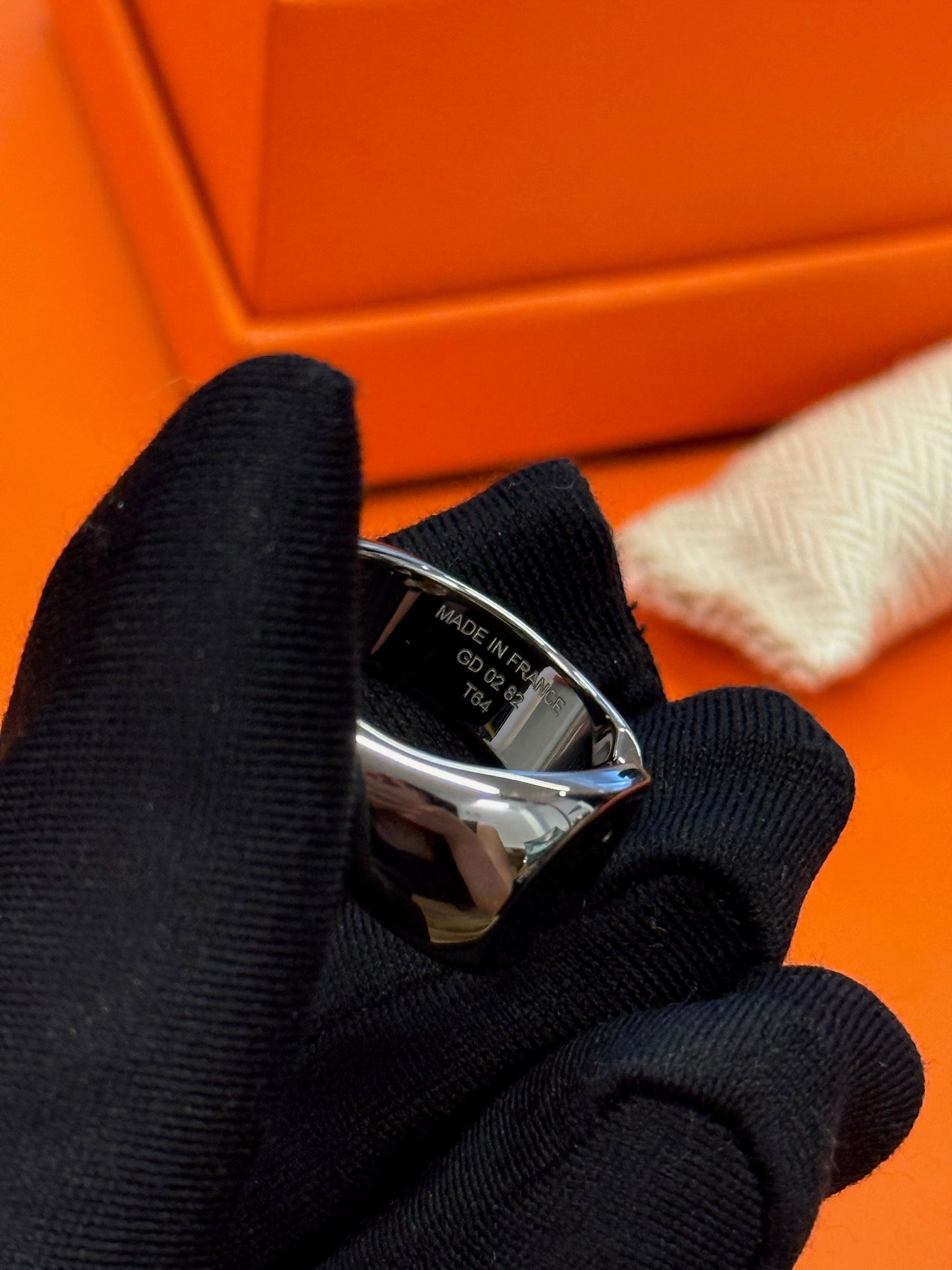 Hermès Scarf Ring - Silver Tone image 4