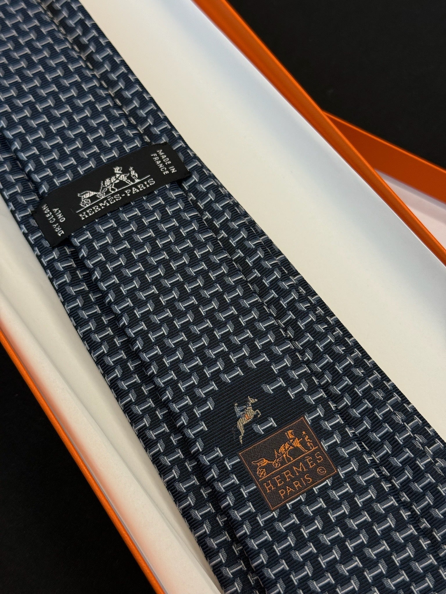 Hermès Silk Tie - Navy Geometric H Print image 4