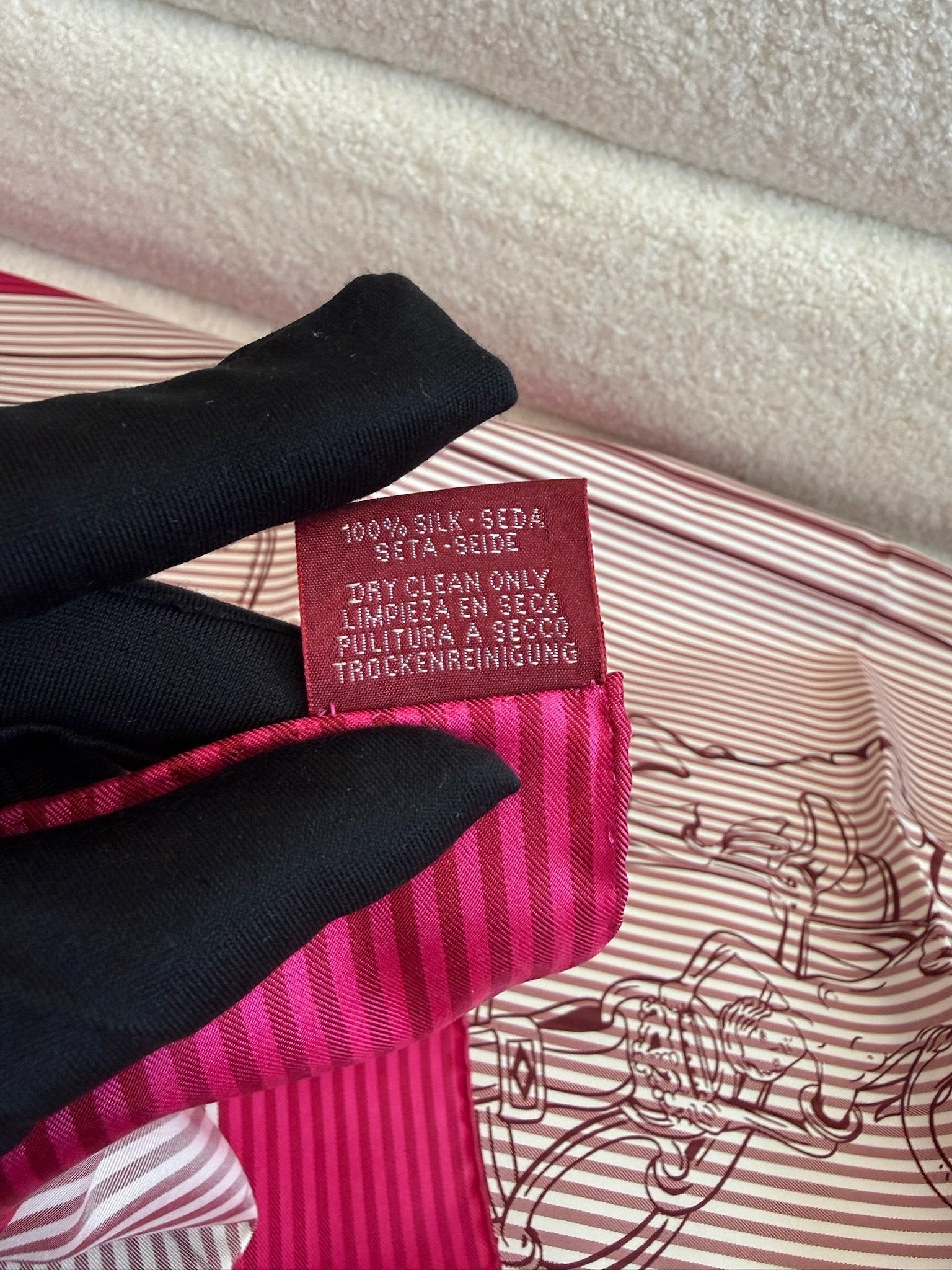 Hermès Carré 90 Scarf Brides de Gala Rose Rose / Burgundy image 5