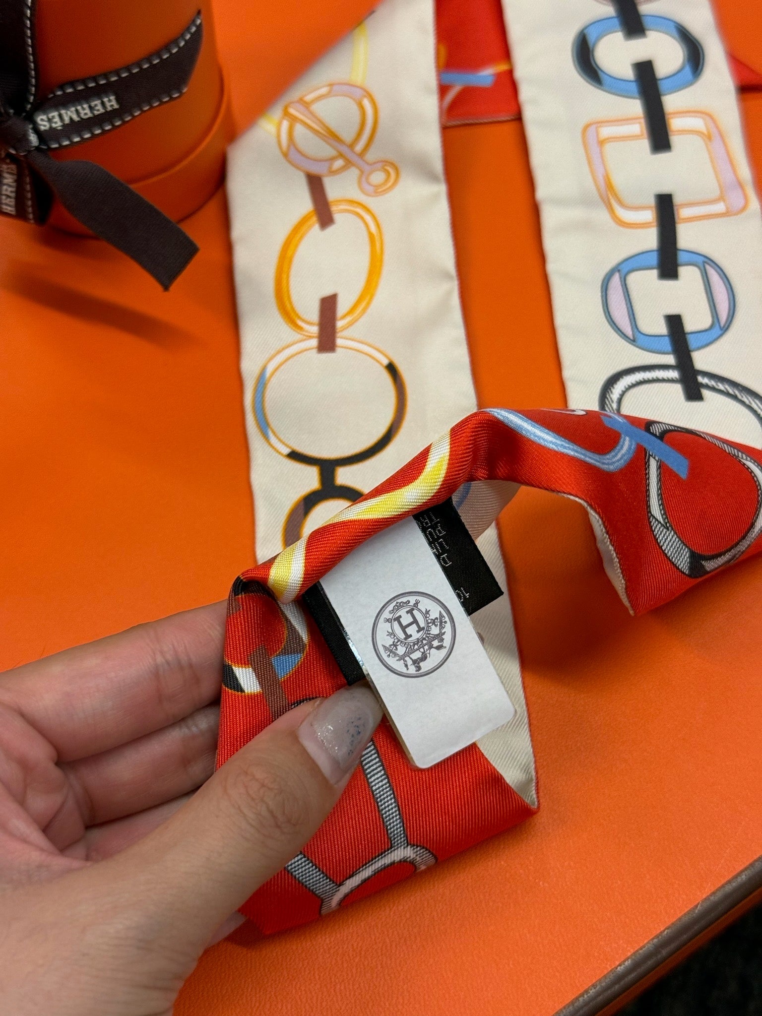Hermès Twilly - White Multicolour Chain Print image 5