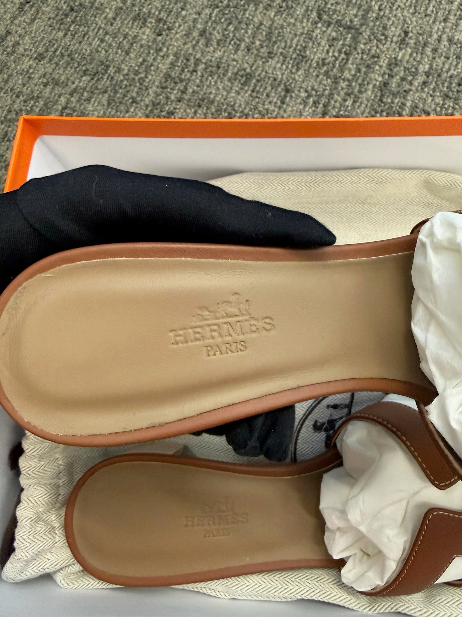 Size 39.5 - Hermès Oasis Sandals - Gold image 5