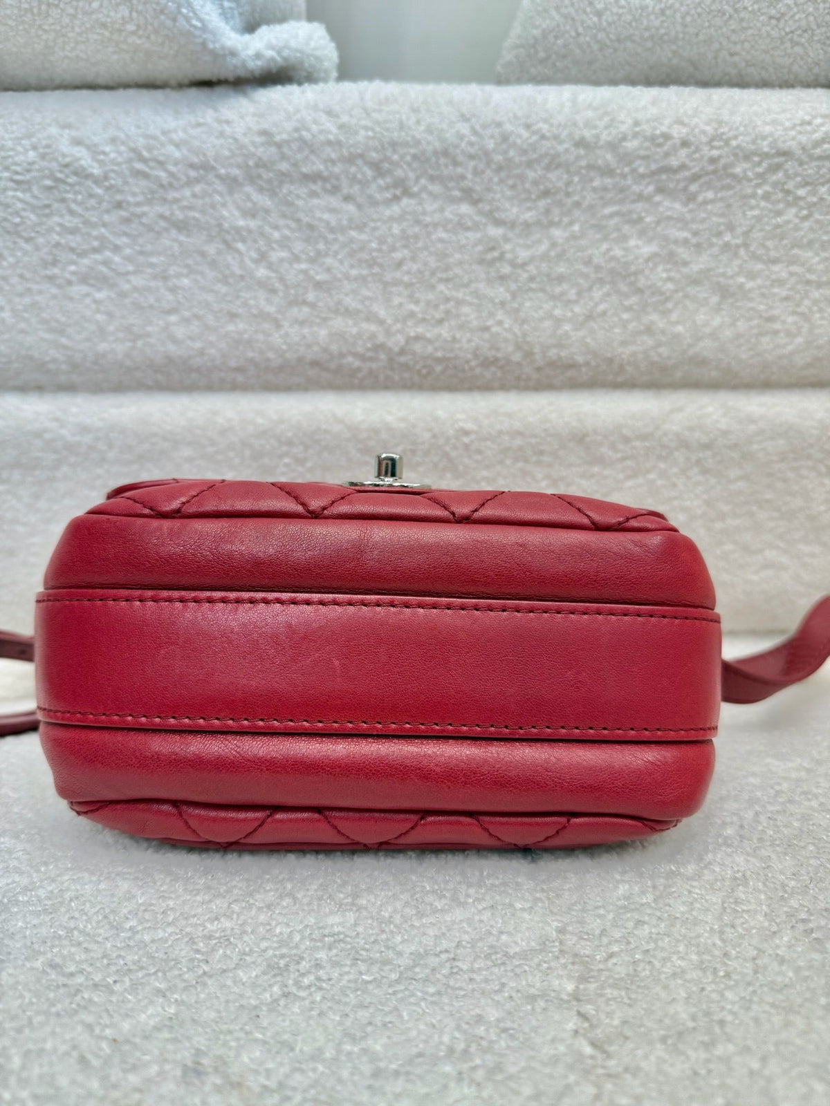 Chanel Quilted Flap Messenger Bag - Red image 5
