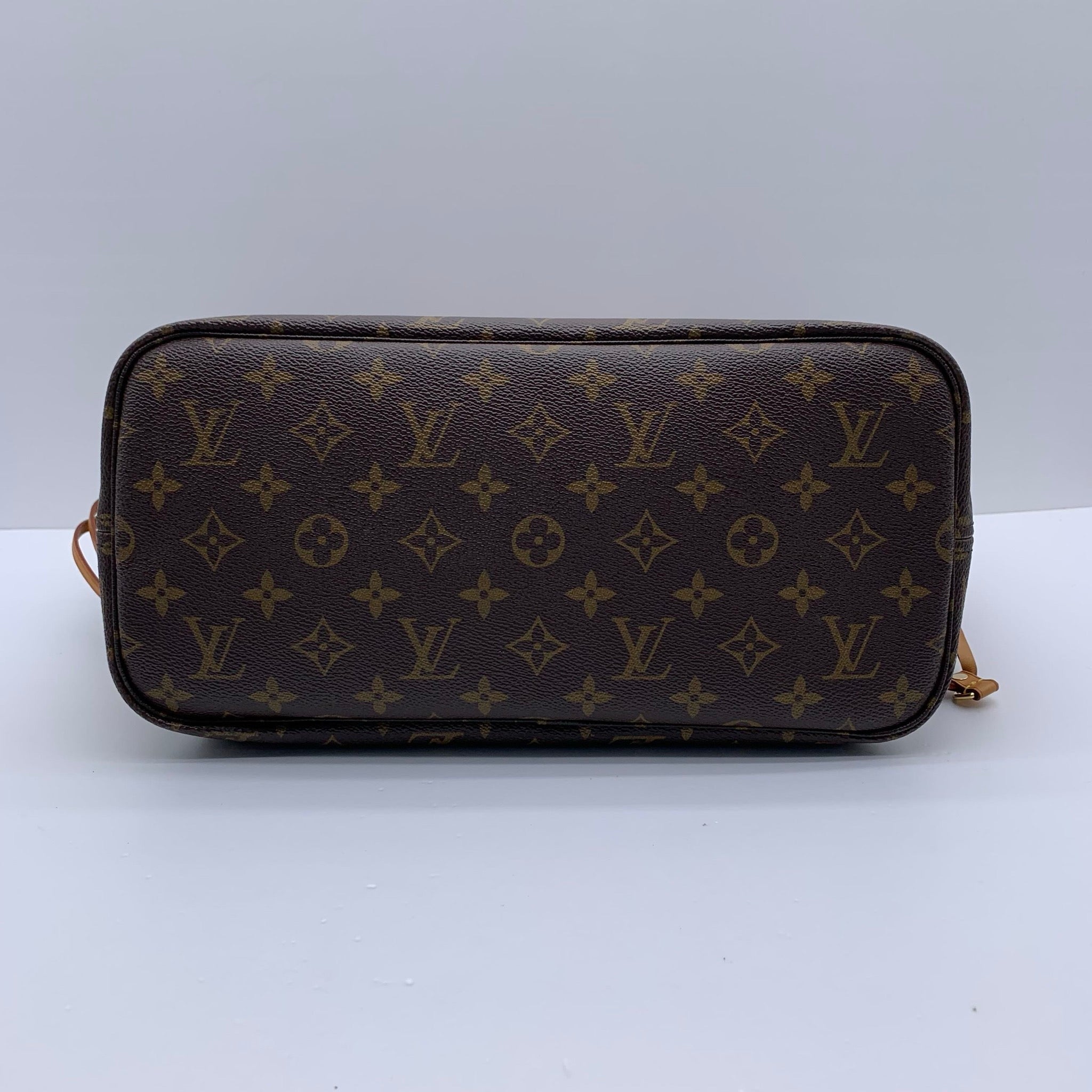 Louis Vuitton Neverfull MM Monogram Red Interior Tote Bag image 6
