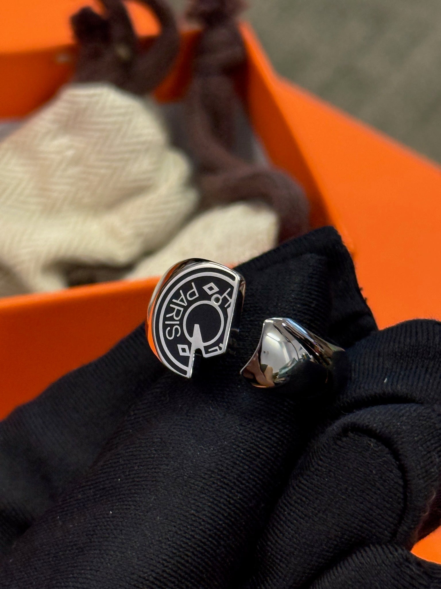 Hermès Scarf Ring - Silver Tone image 6