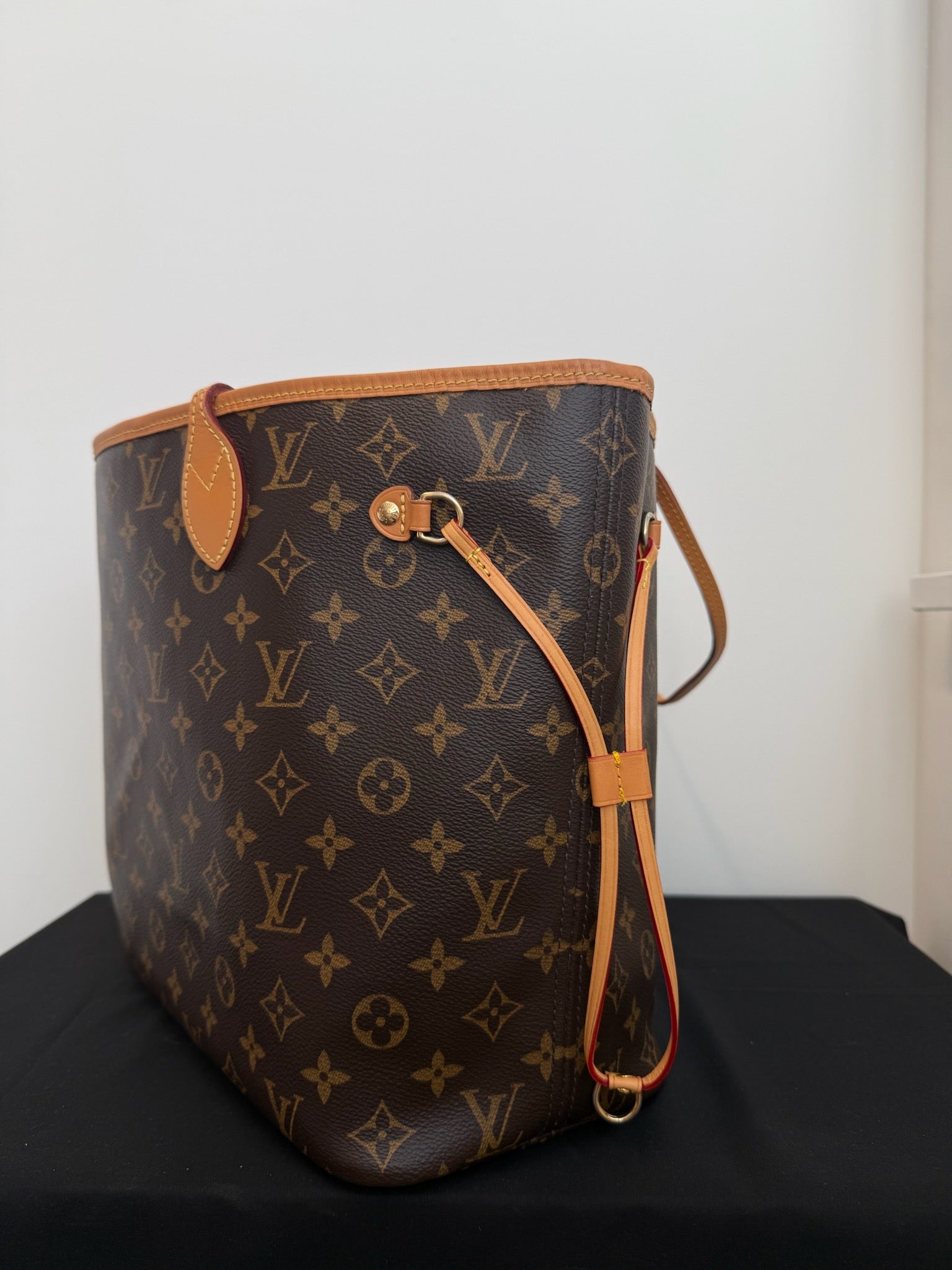 Louis Vuitton Neverfull Monogram Pink Interior Tote Bag Monogram with pink interior image 6