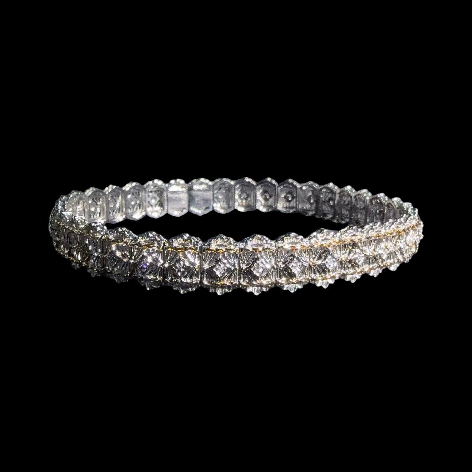 0.11ct Natural White Diamond Bracelet set in Platinum