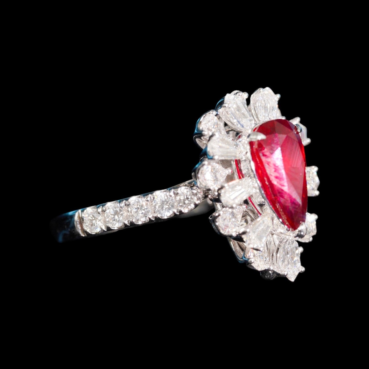 Mozambique 2.14ct Unheated Natural "Pigeon Blood" Ruby & 1.97ct Diamond Ring set in 18K Gold