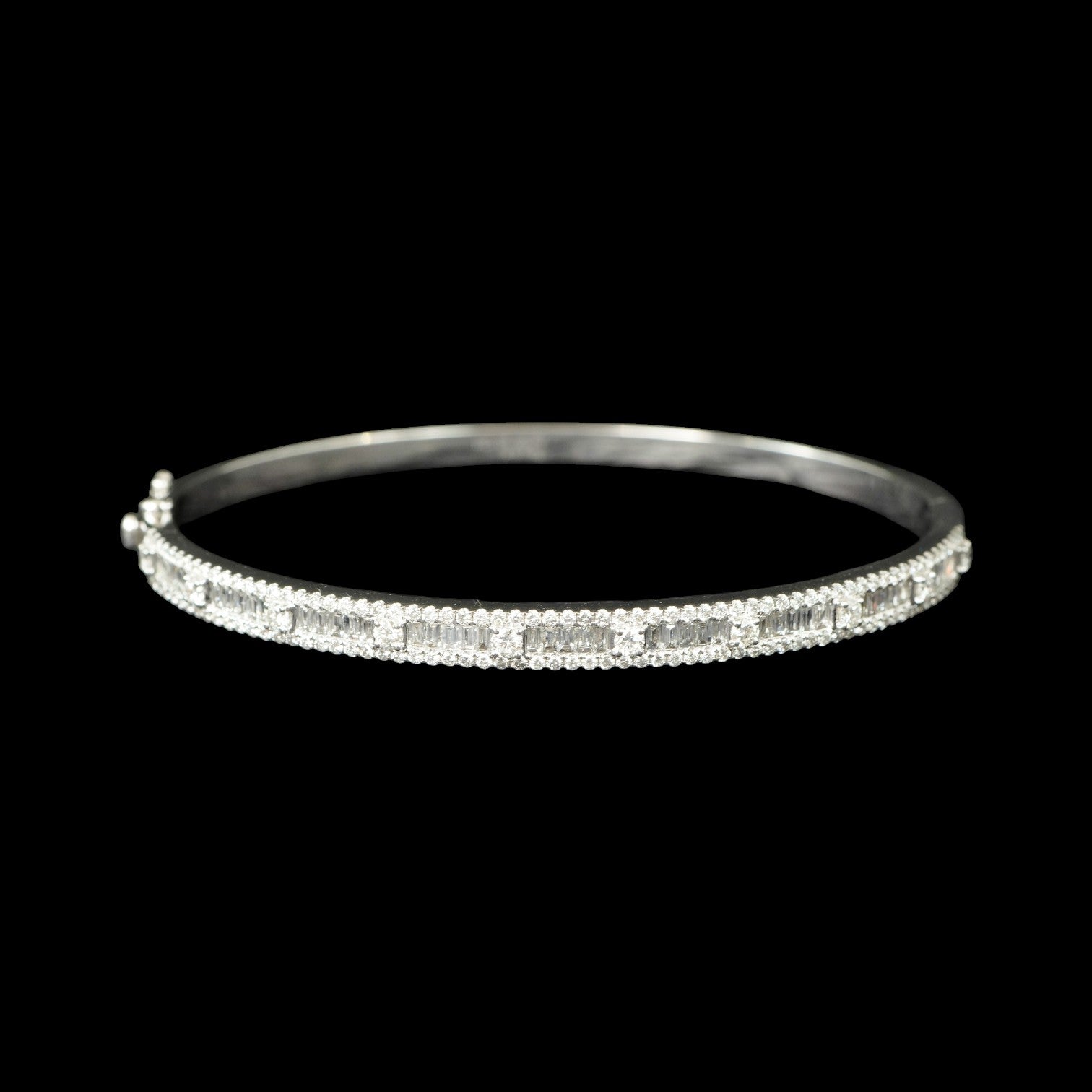 2.12ct Natural White Diamond Bracelet Bangle set in 18K Gold