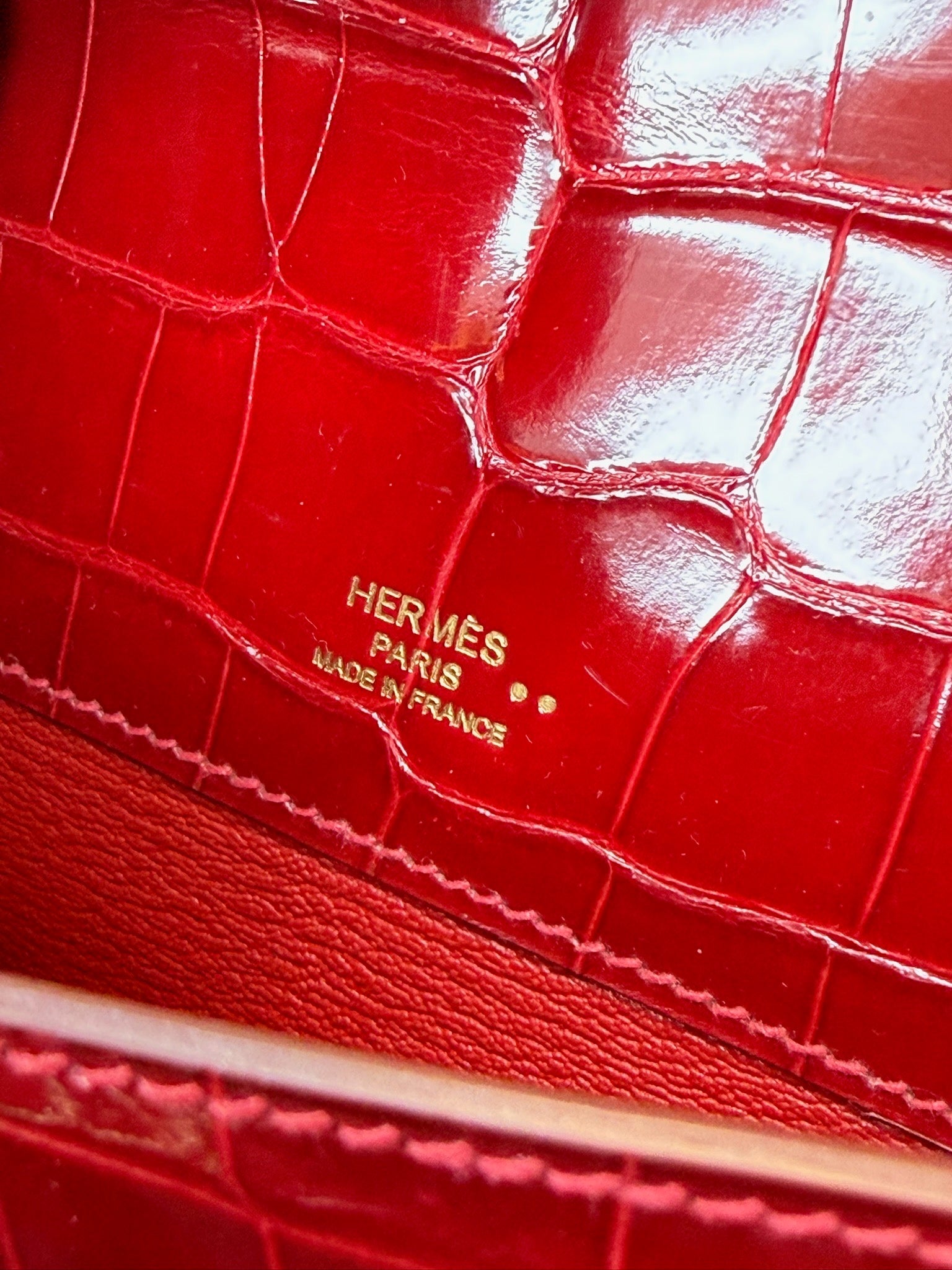 Hermès Kelly Cut Shiny Niloticus Crocodile Rouge Gold Hardware image 7