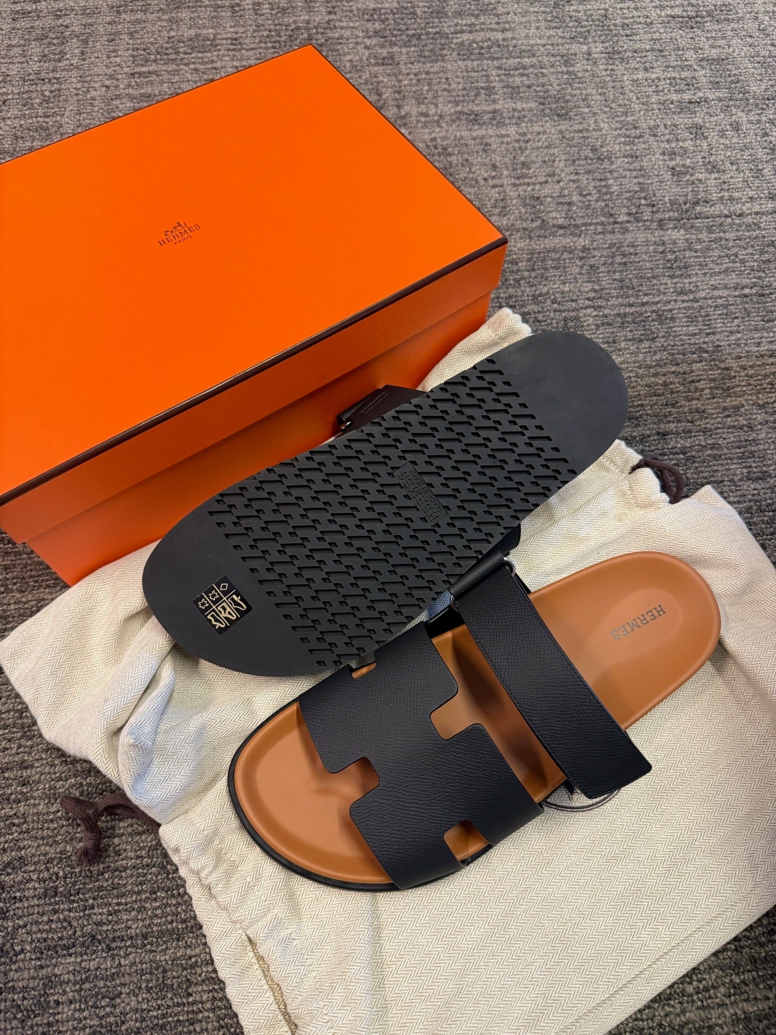 Size 42.5 - Hermès Chypre Sandals - Black & Natural image 7
