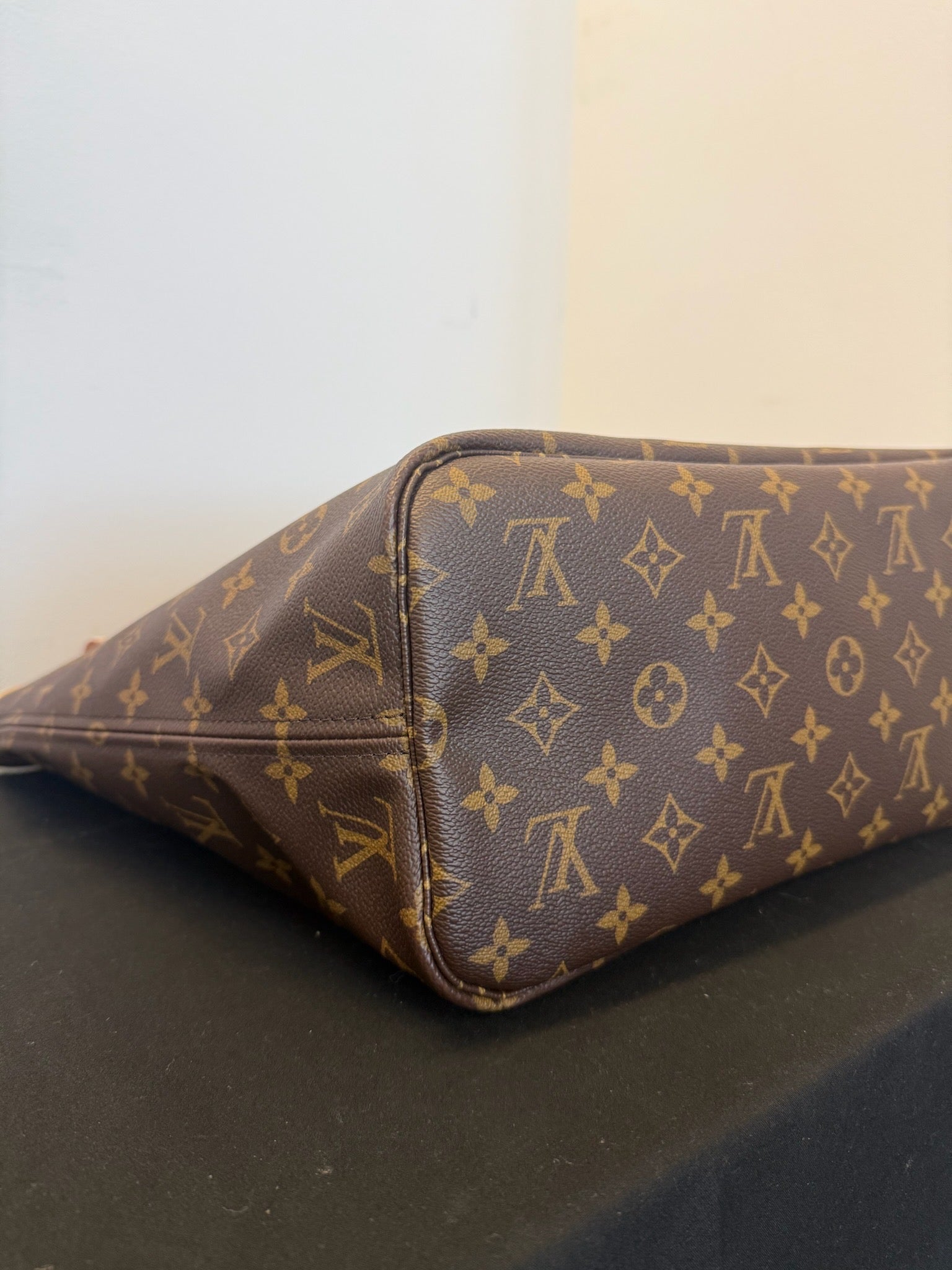Louis Vuitton Neverfull MM - Monogram Canvas image 8