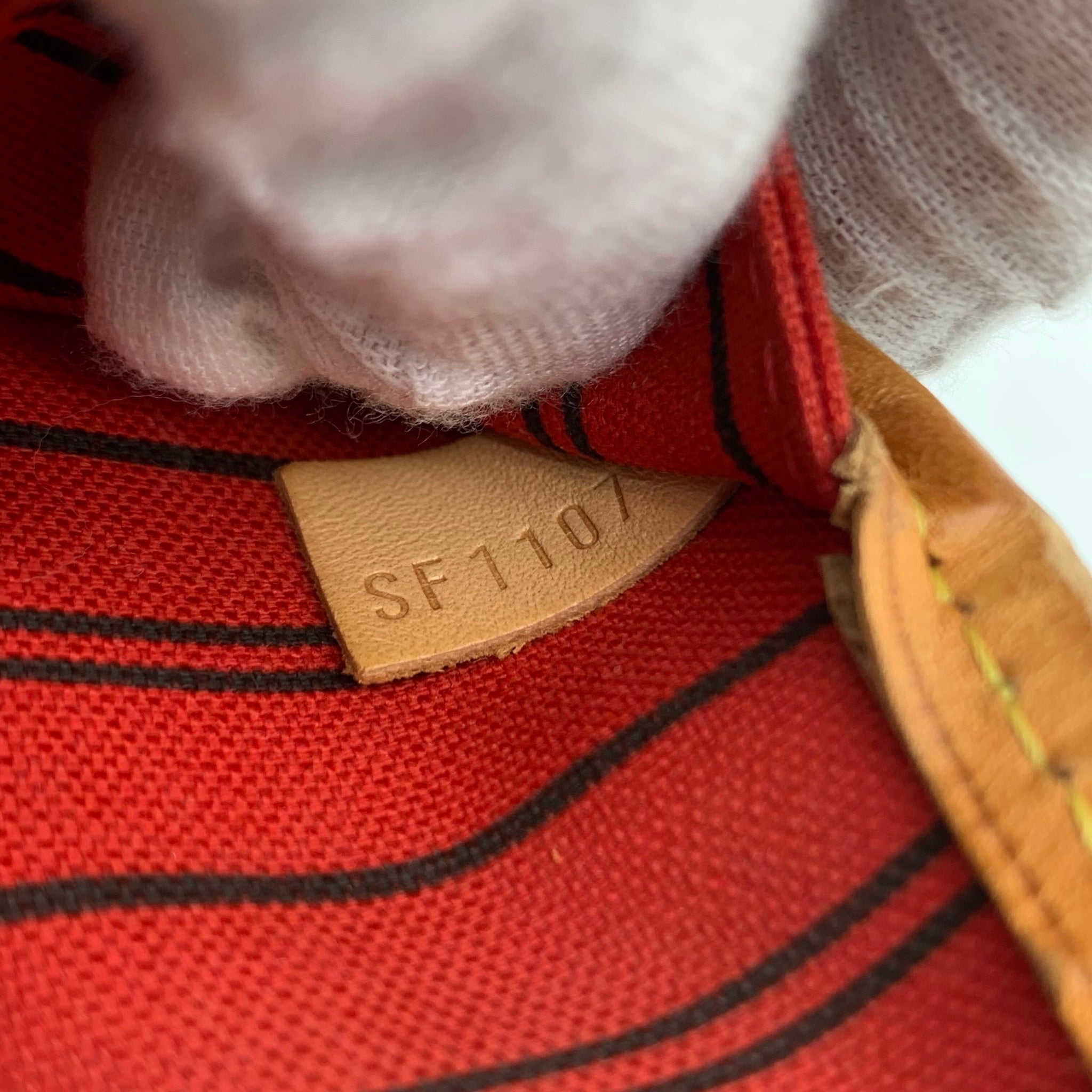 Louis Vuitton Neverfull MM Monogram Red Interior Tote Bag image 9